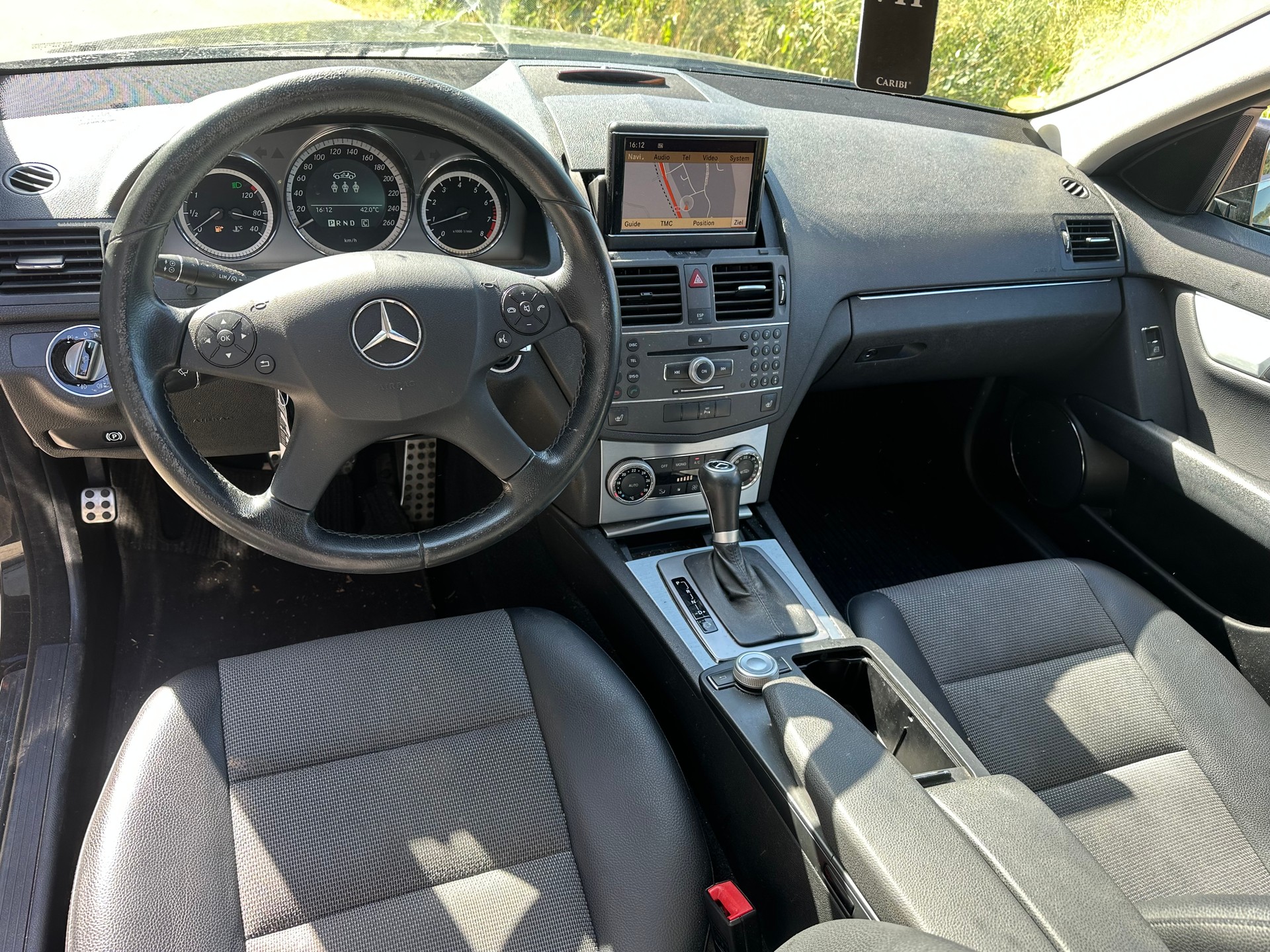 MERCEDES-BENZ C 200 CGI BlueEfficiency Avantgarde Automatic-image-5
