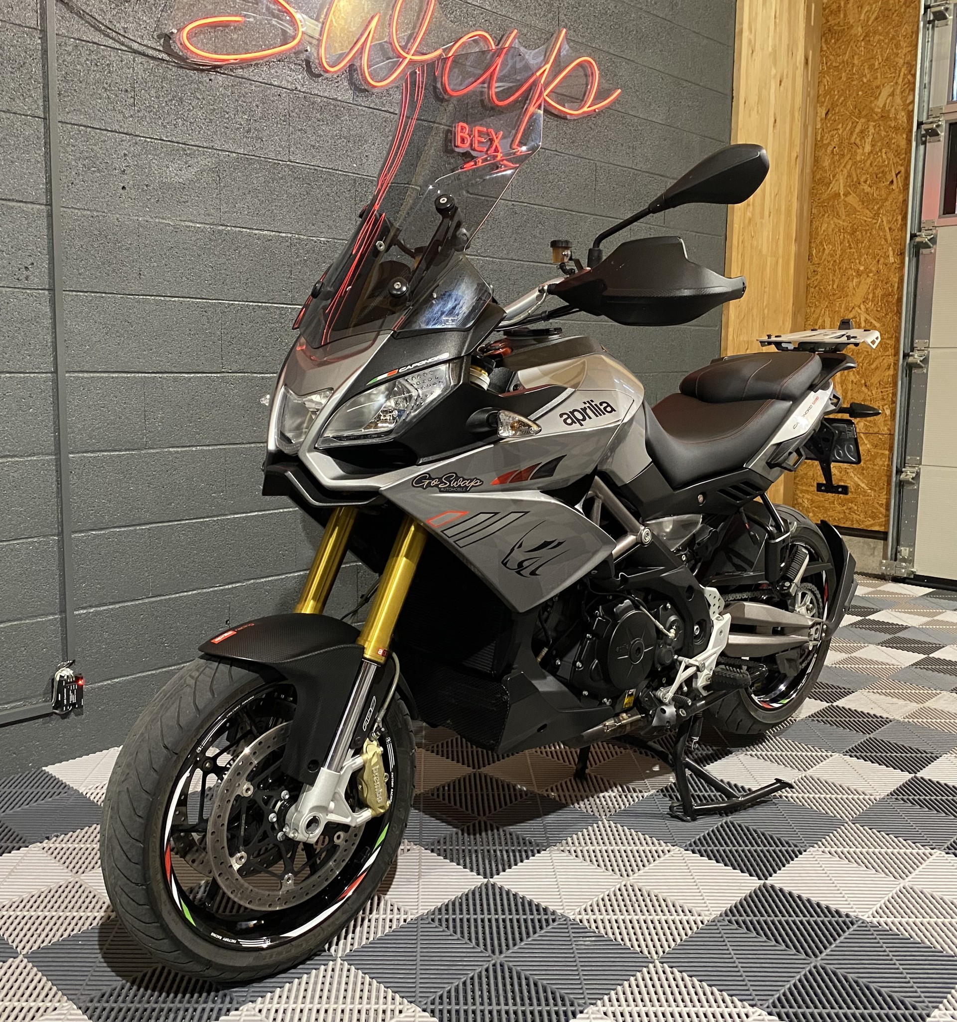APRILIA Caponord 1200 ABS/TC Travel Pack-image-13