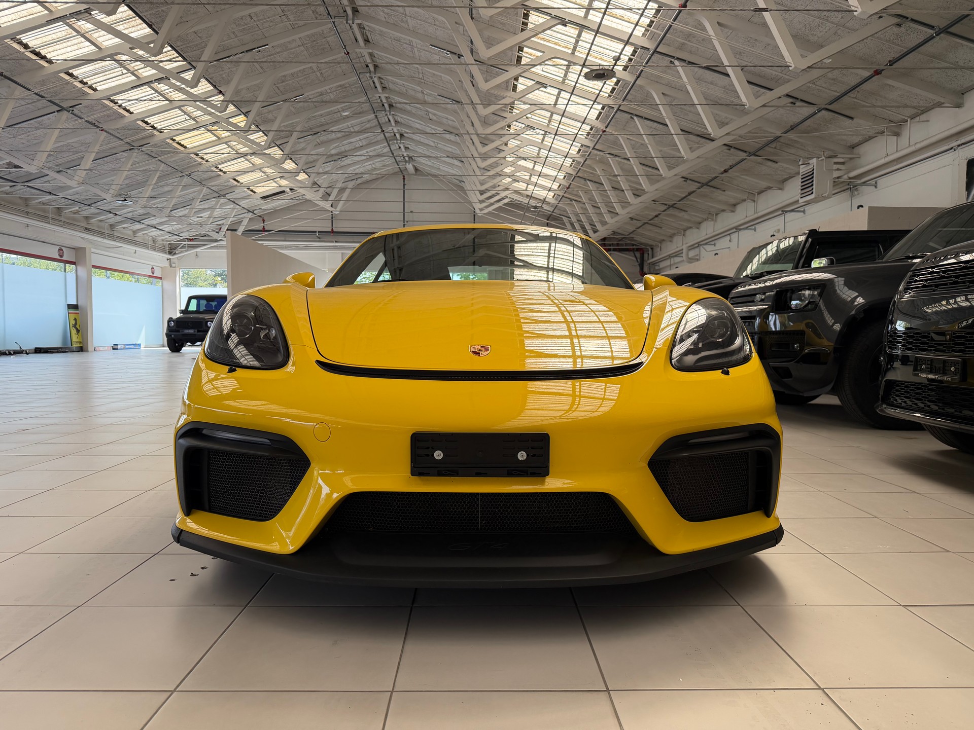 PORSCHE 718 Cayman GT4-image-5
