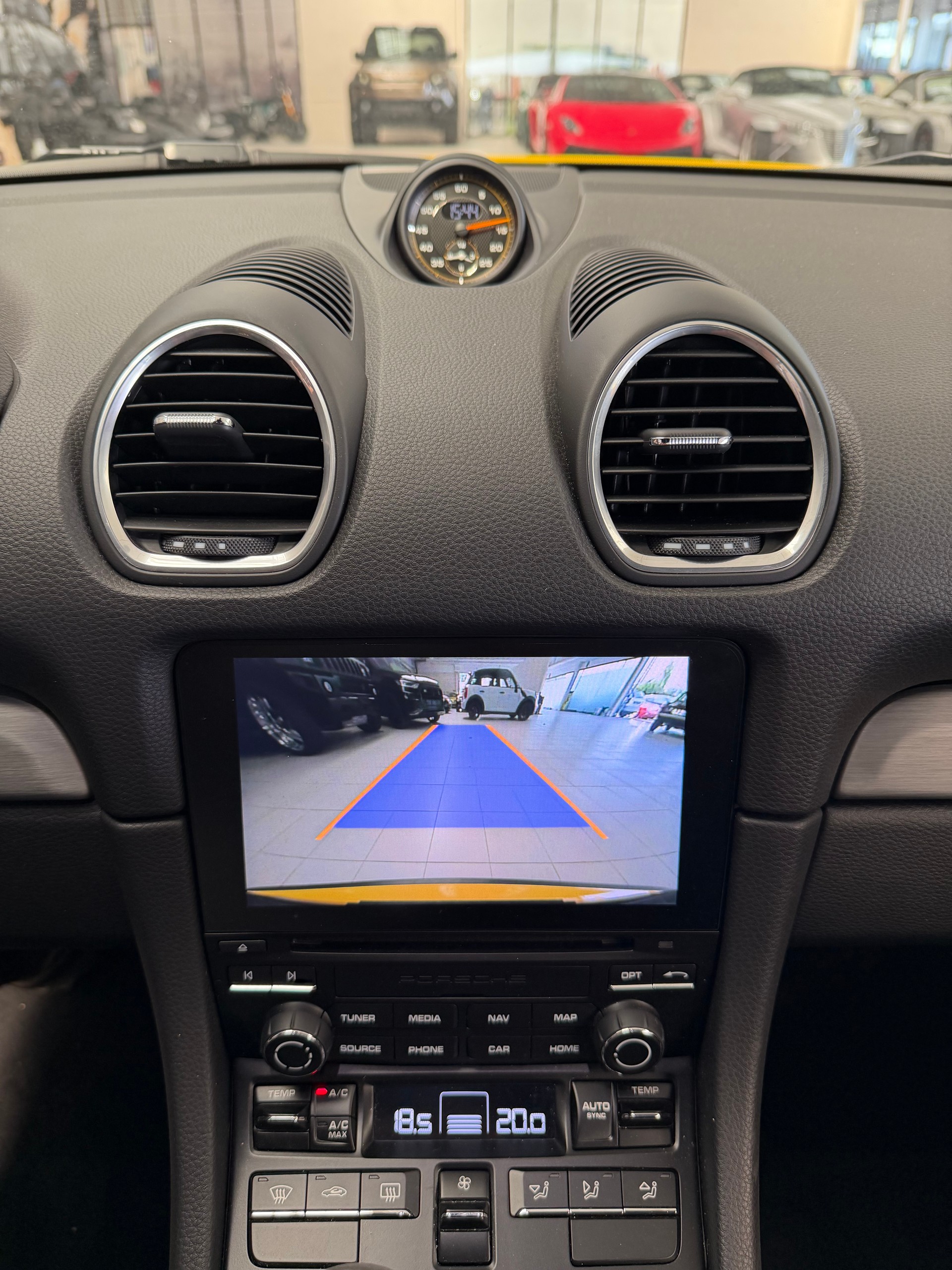 PORSCHE 718 Cayman GT4-image-13