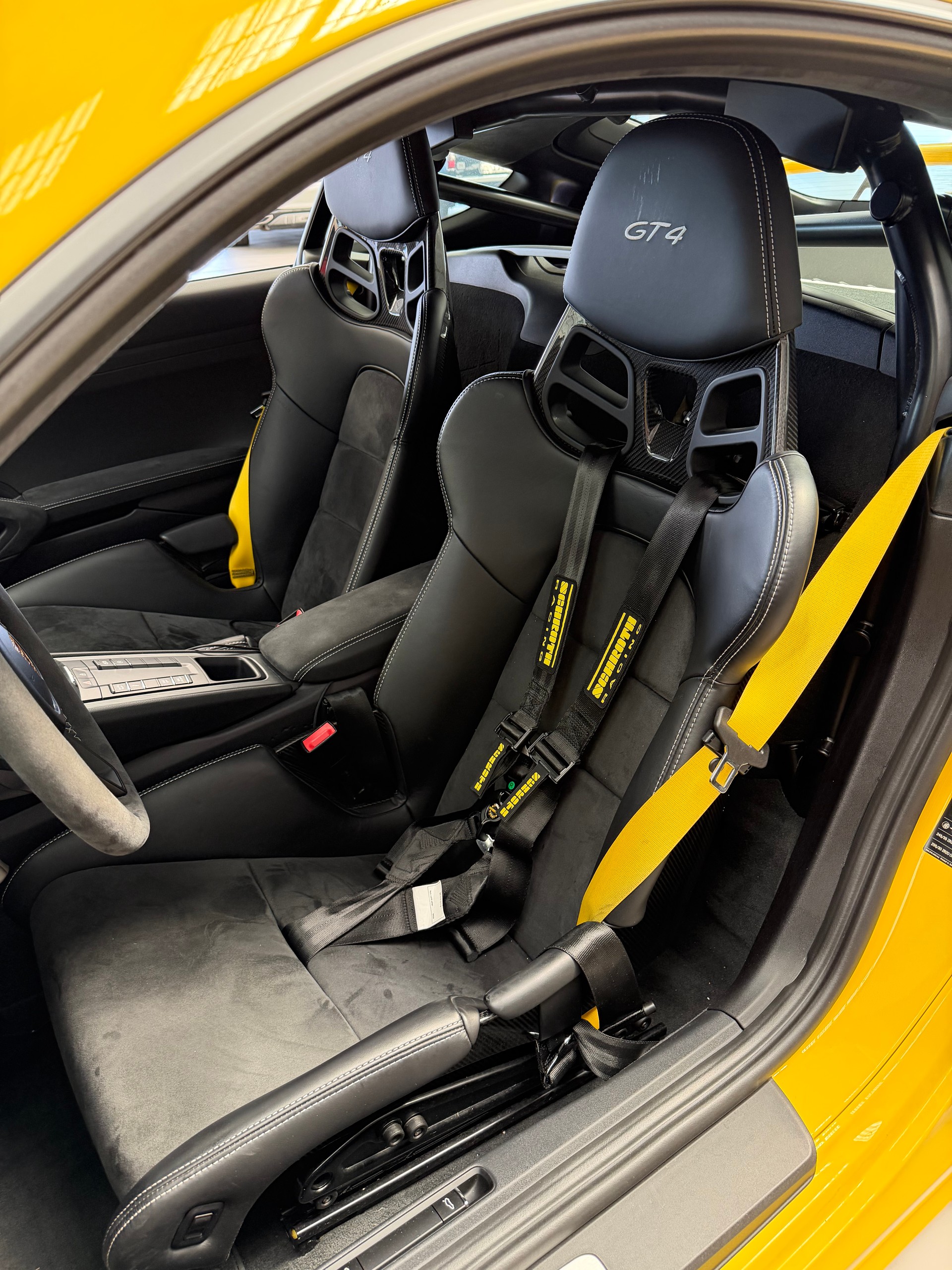 PORSCHE 718 Cayman GT4-image-11