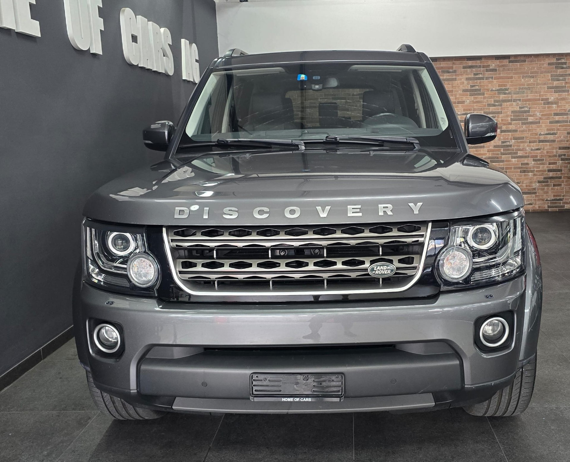 LAND ROVER Discovery 3.0 SDV6 Graphite Automatic-image-12