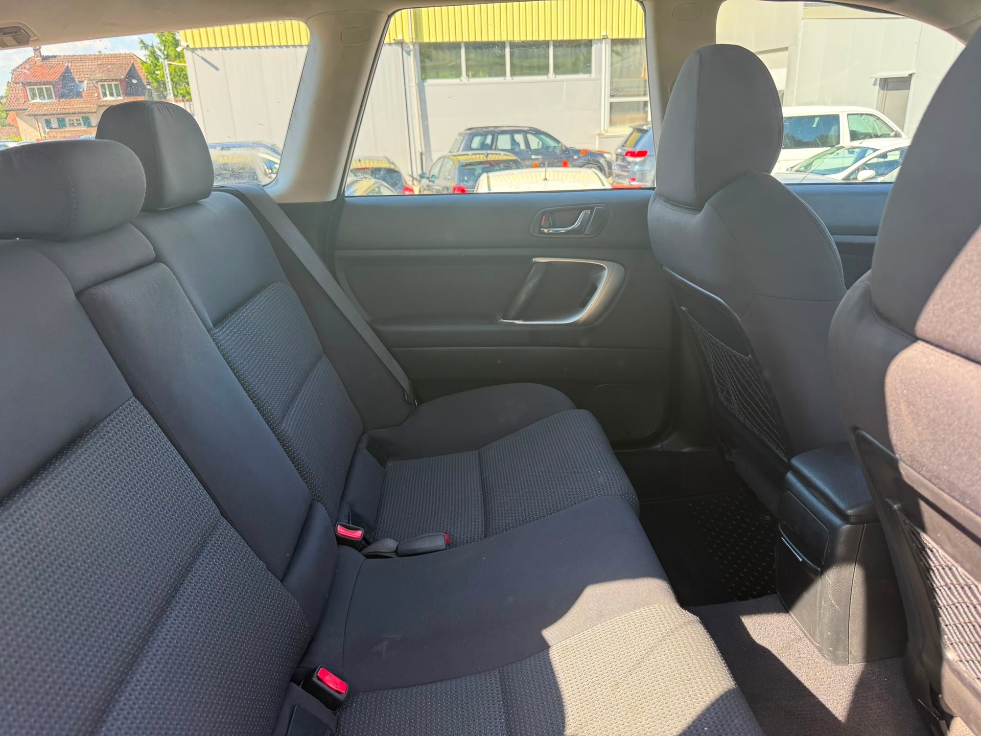 SUBARU Legacy 2.0R AWD Swiss-image-8