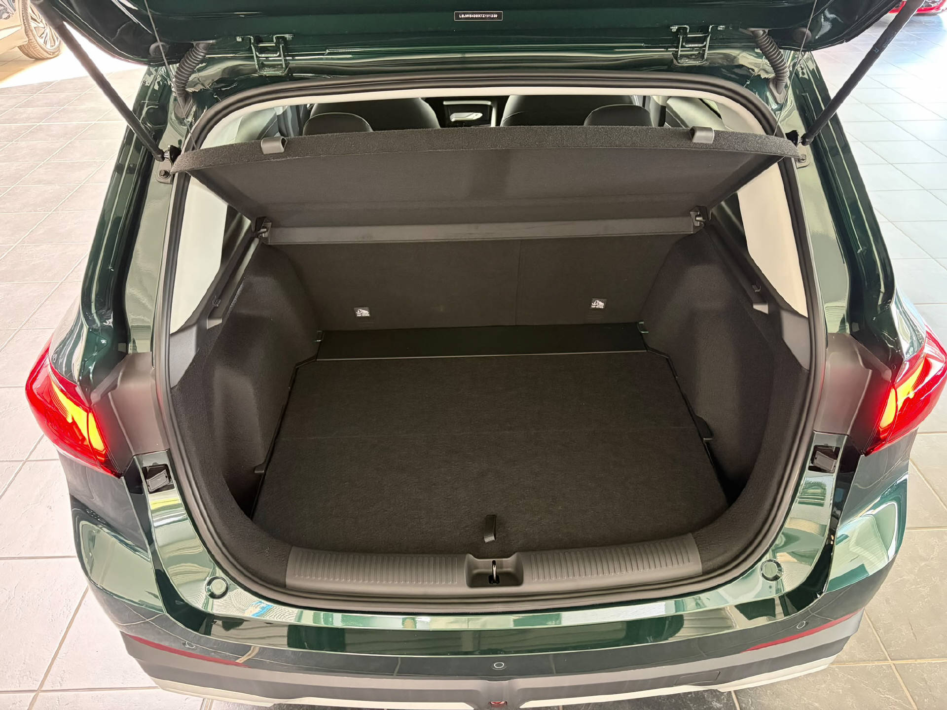 MG ZS 1.5 Hybrid+ Luxury-image-8