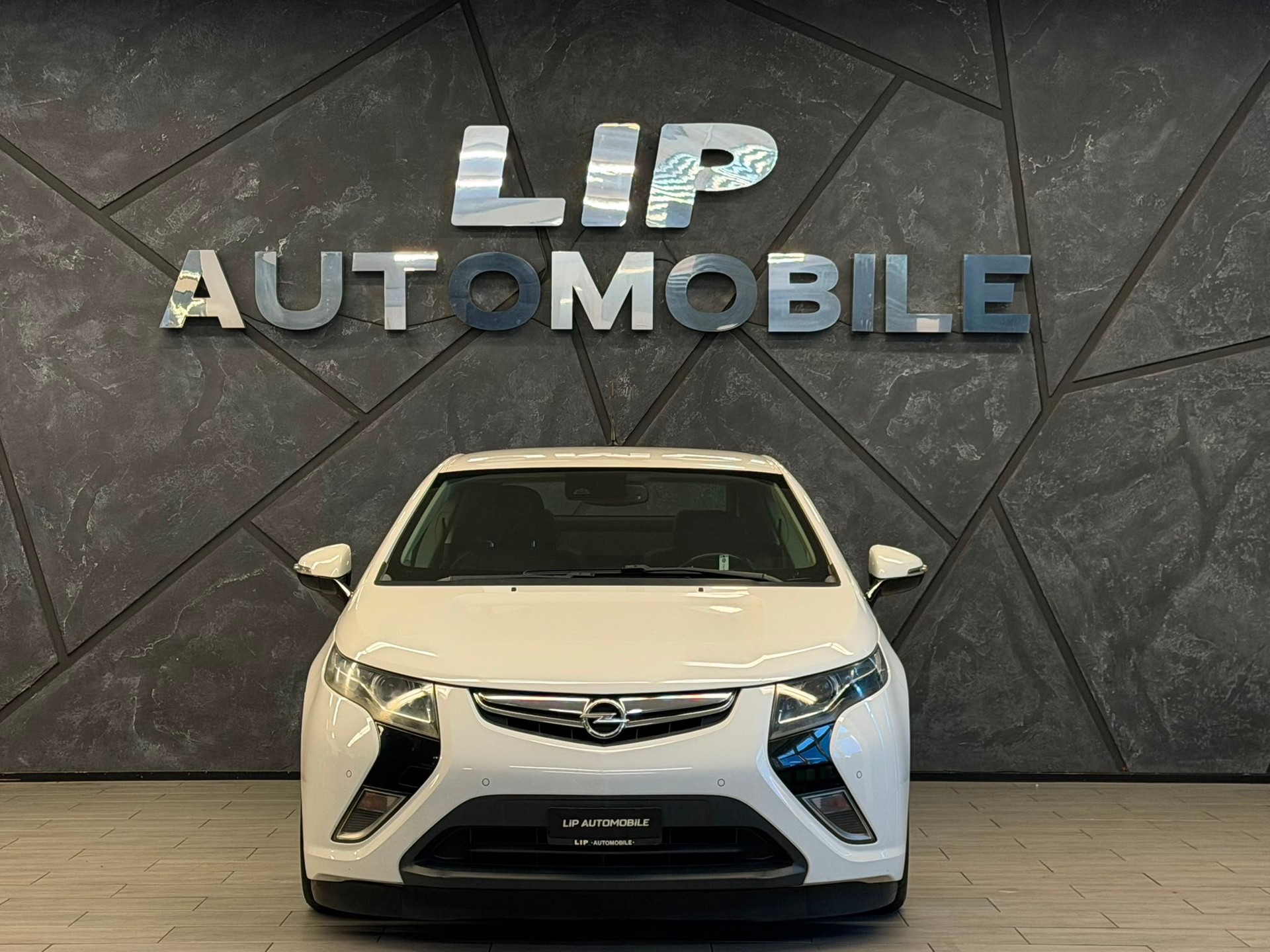 OPEL Ampera E-REV-showroom-element-1
