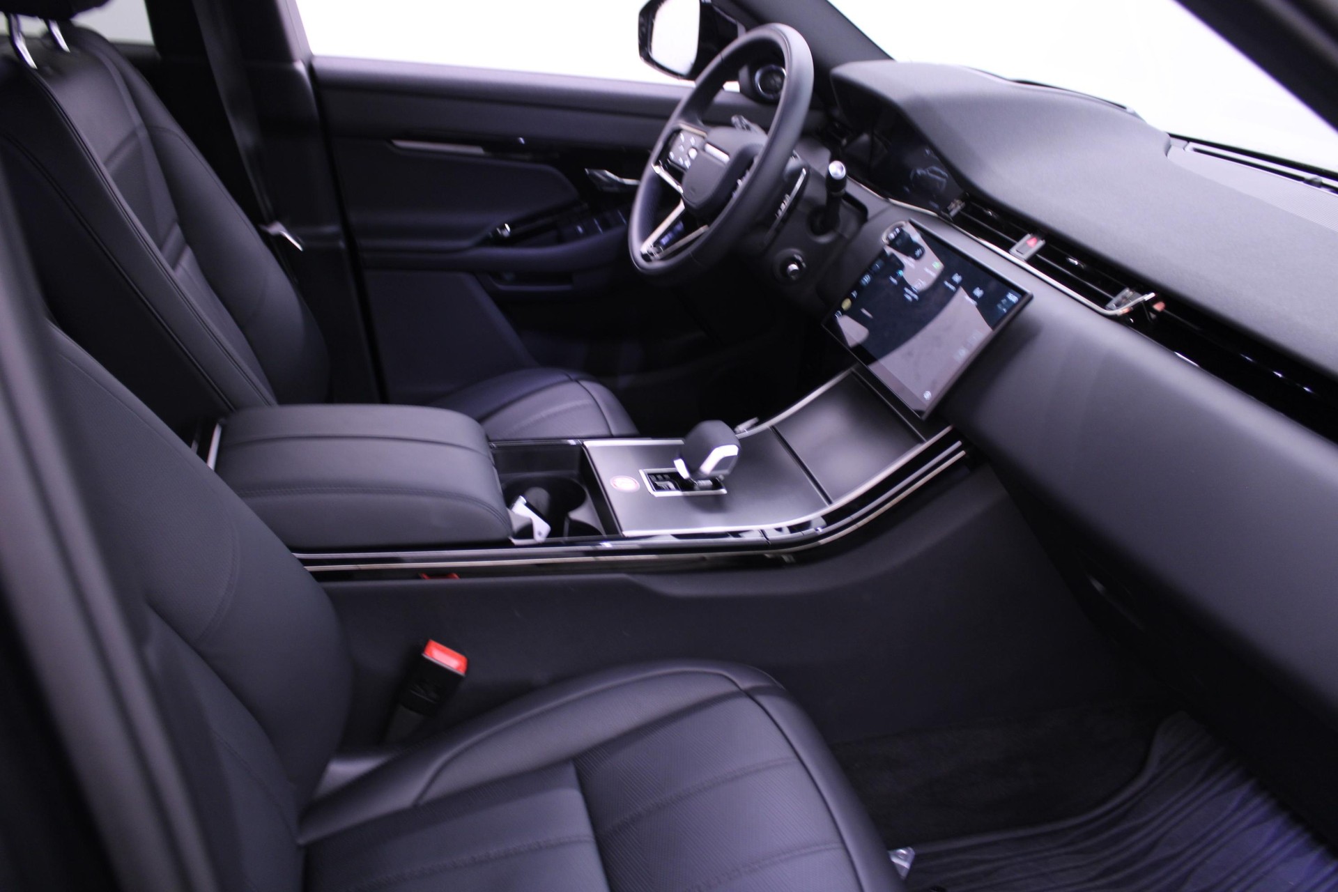 LAND ROVER Range Rover Evoque 1.5 T 270e Dynamic HSE / Herbstprämie von 500-2000 CHF oder 1.99% Leasing-Aktion auf Occasions-Fahrzeuge-image-7