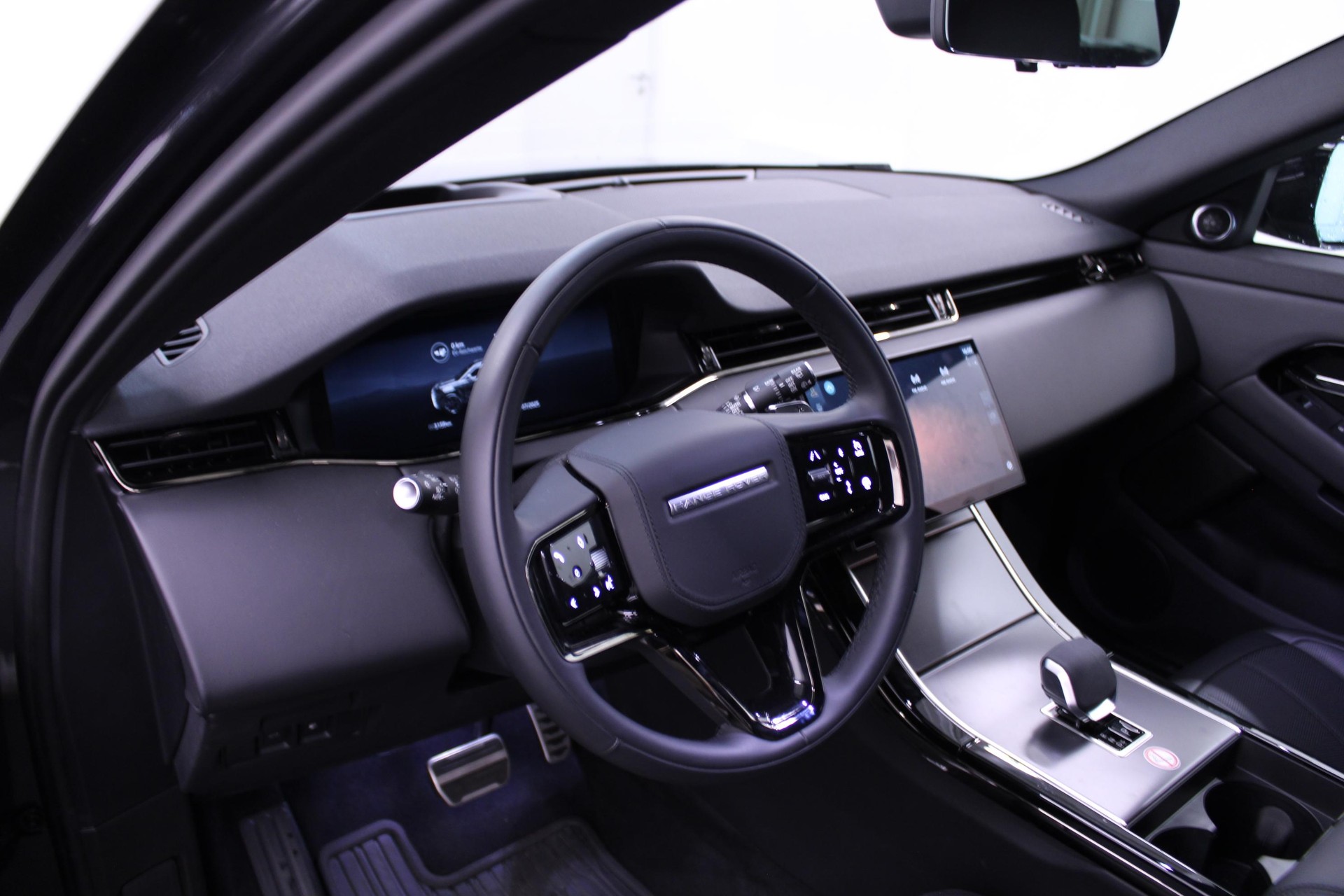LAND ROVER Range Rover Evoque 1.5 T 270e Dynamic HSE / Herbstprämie von 500-2000 CHF oder 1.99% Leasing-Aktion auf Occasions-Fahrzeuge-image-8