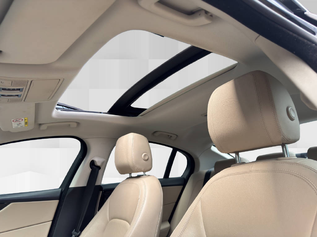 JAGUAR XE 2.0 T 250 S-image-13