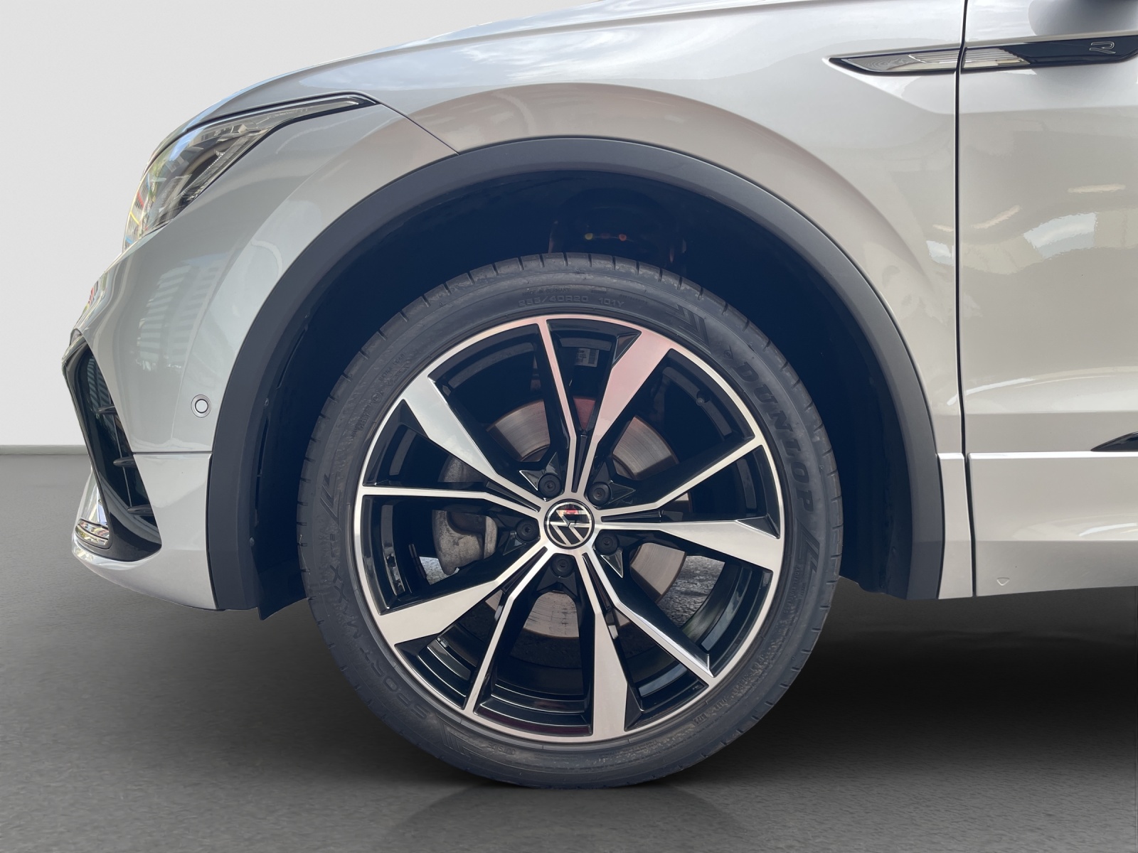 VW Tiguan 2.0TSI R-Line 4Motion DSG-image-4