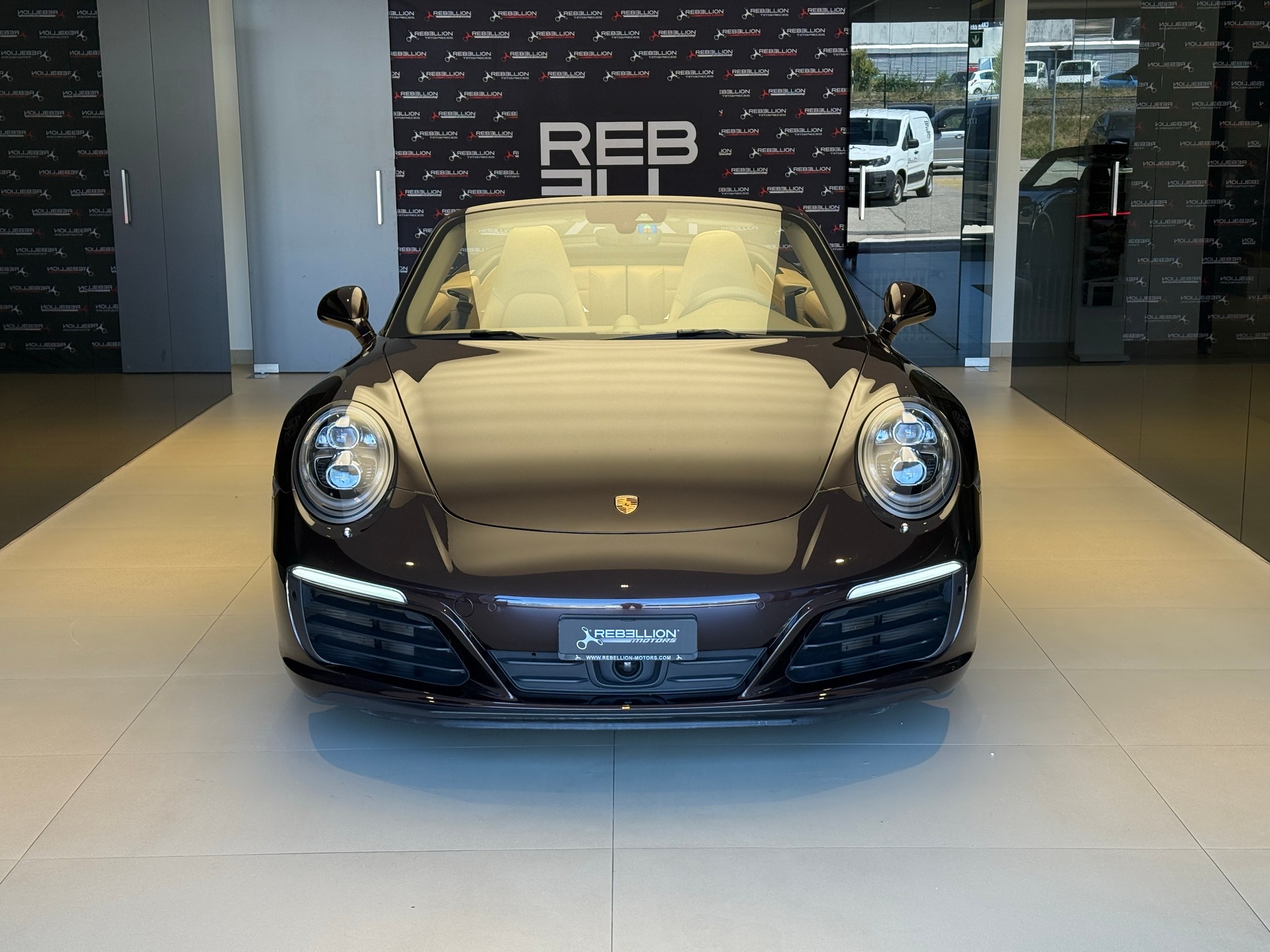 PORSCHE 911 Carrera 4S Cabrio PDK-showroom-element-1