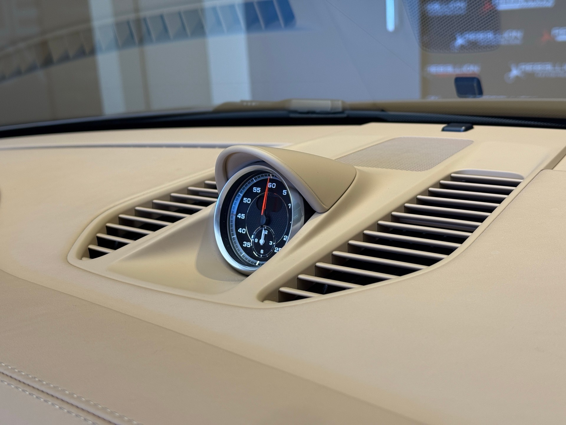 PORSCHE 911 Carrera 4S Cabrio PDK-image-17