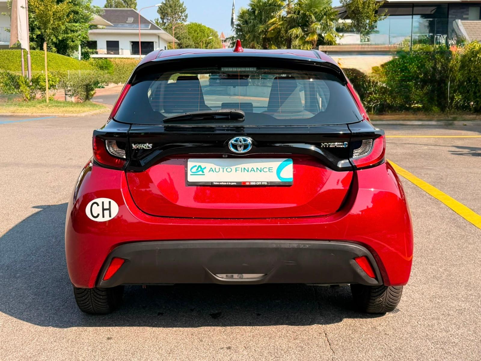 TOYOTA Yaris 1.5 Comfort e-CVT-image-4