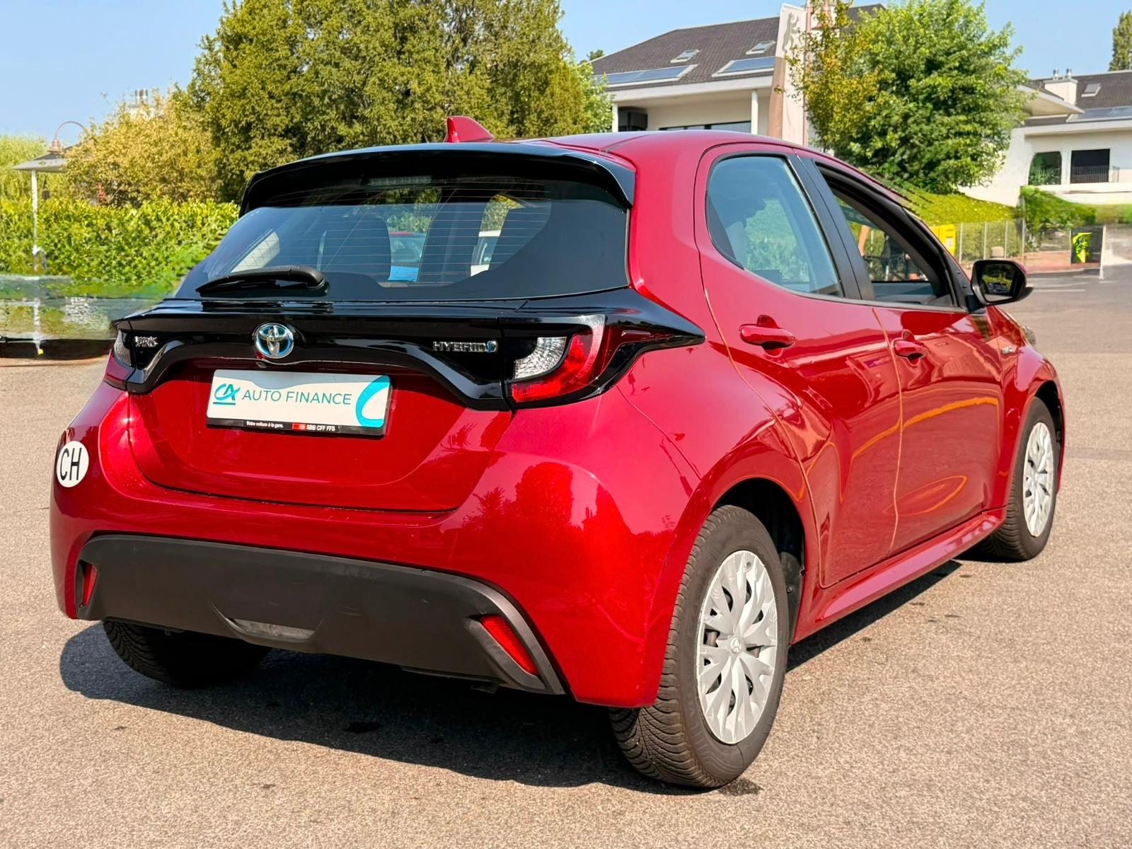 TOYOTA Yaris 1.5 Comfort e-CVT-image-5