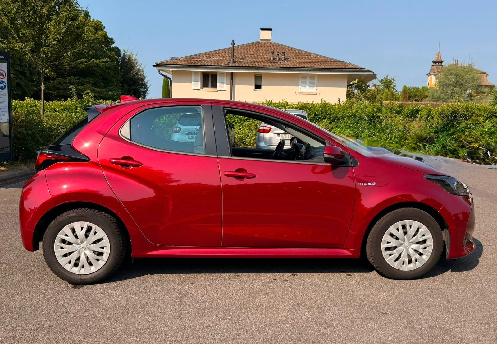 TOYOTA Yaris 1.5 Comfort e-CVT-image-6
