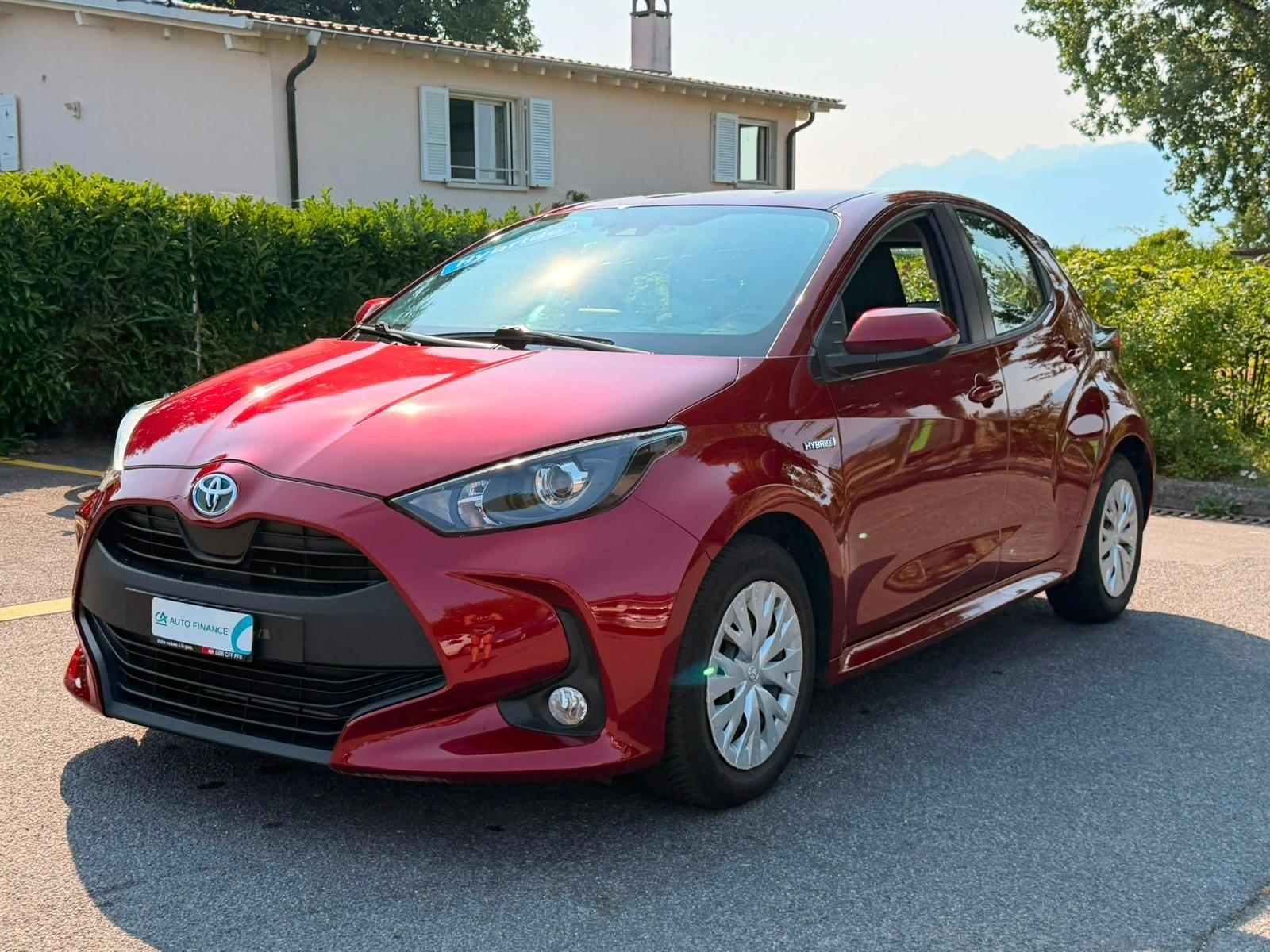 TOYOTA Yaris 1.5 Comfort e-CVT-showroom-element-1