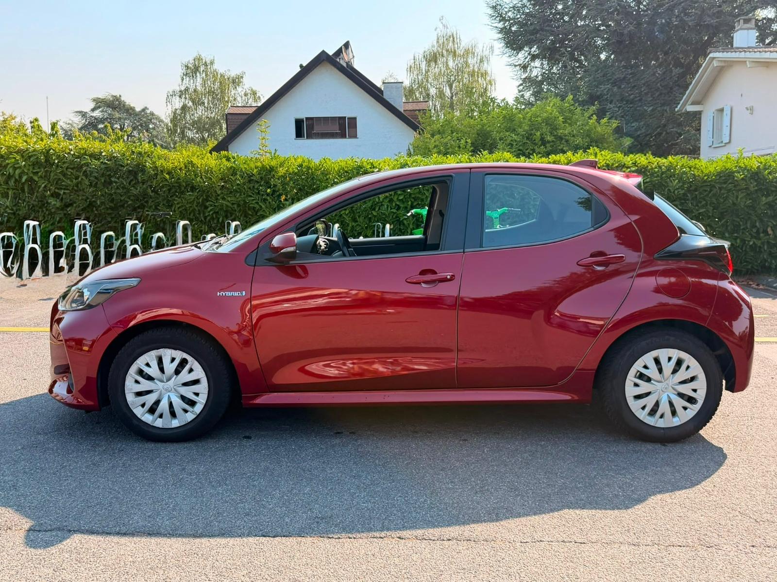 TOYOTA Yaris 1.5 Comfort e-CVT-showroom-element-2