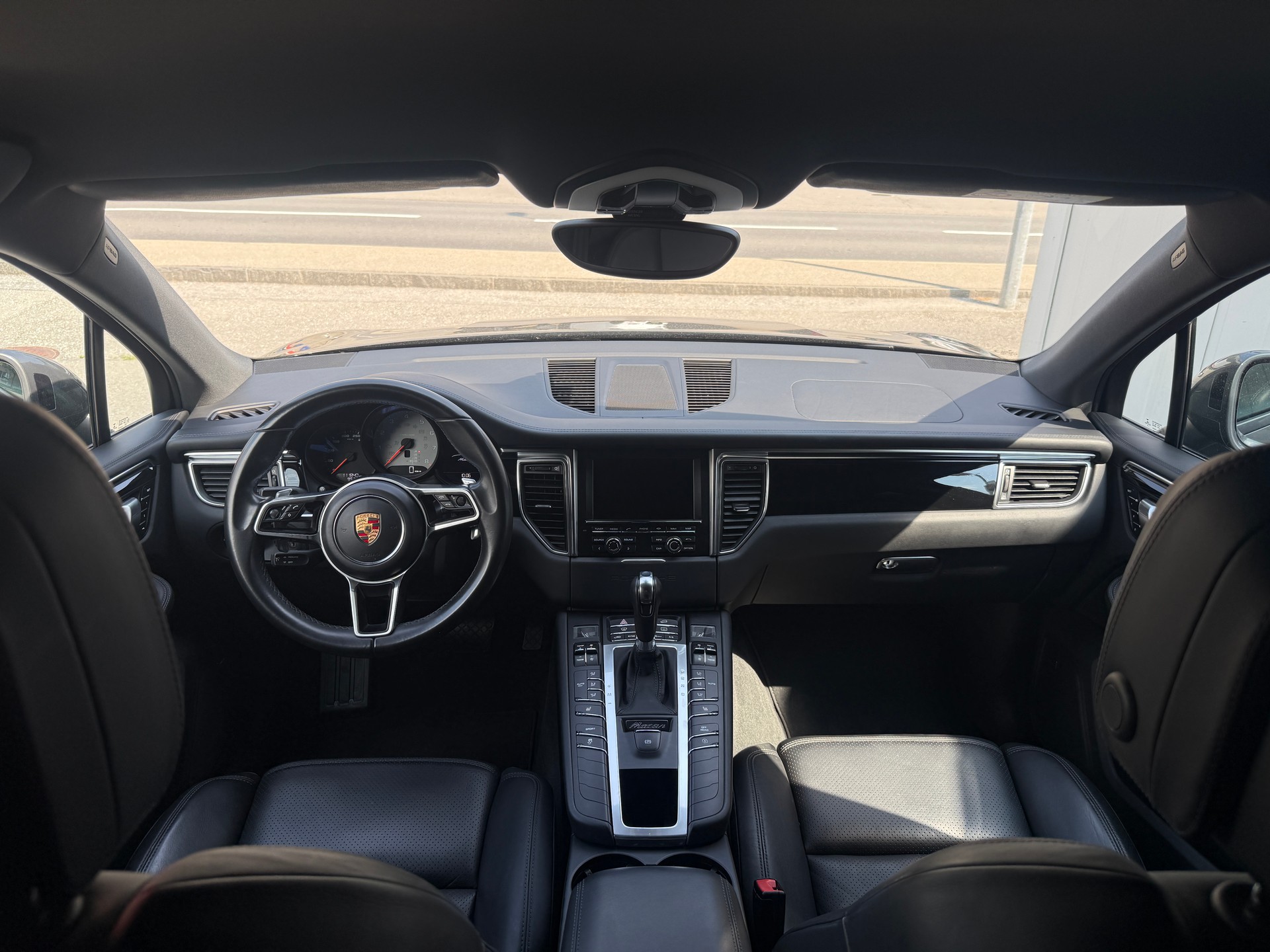 PORSCHE Macan S PDK *TOP-GEPLEGT*ALLE SERVICE BEI PORSCHE*MFK FRISCH*20" PORSCHE ALU*-image-16