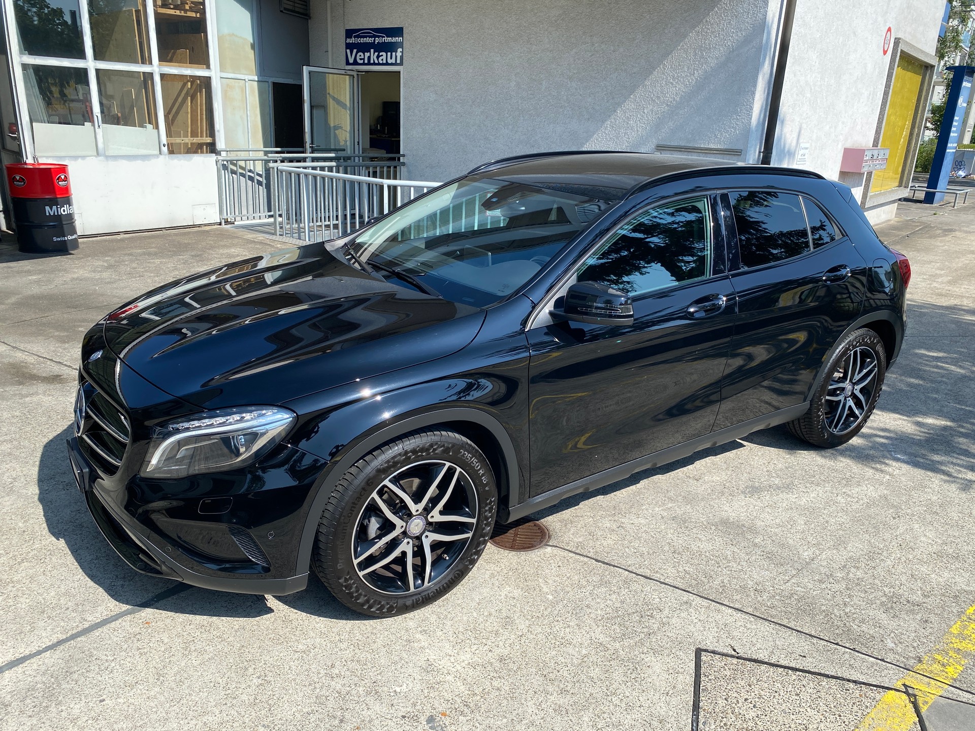 MERCEDES-BENZ GLA 200 Night Star 7G-DCT-image-6