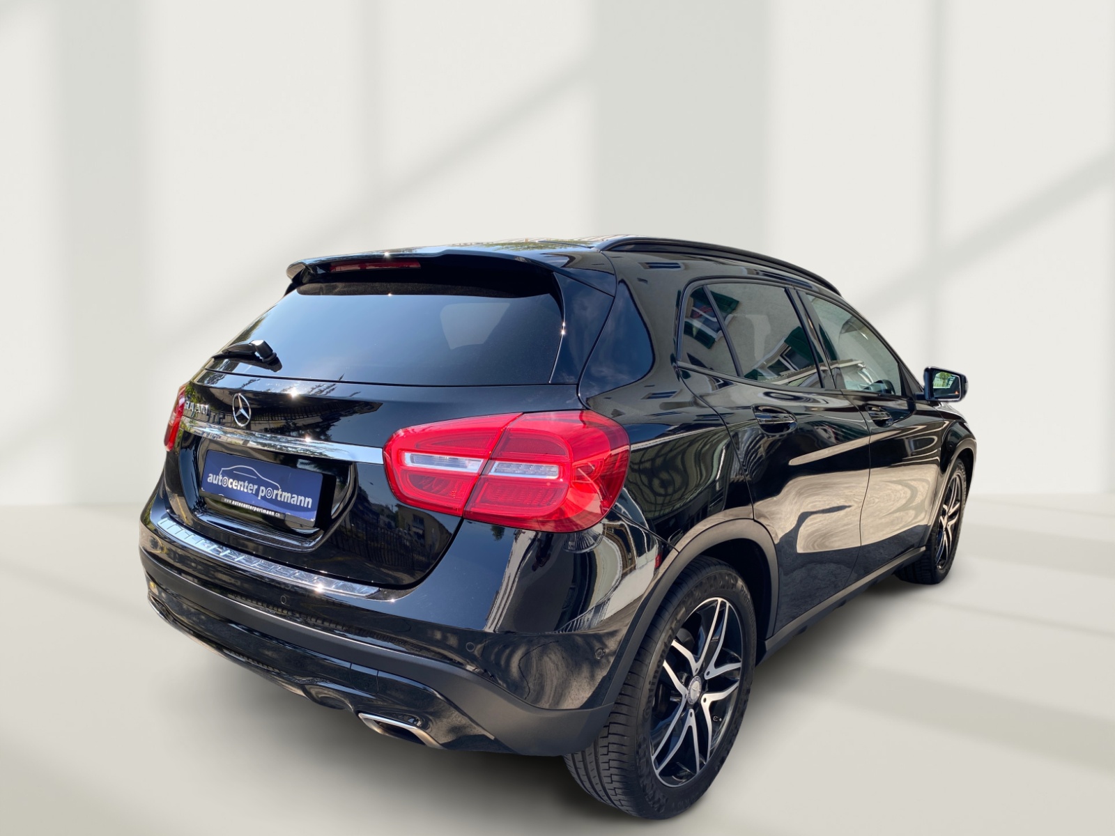 MERCEDES-BENZ GLA 200 Night Star 7G-DCT-image-11