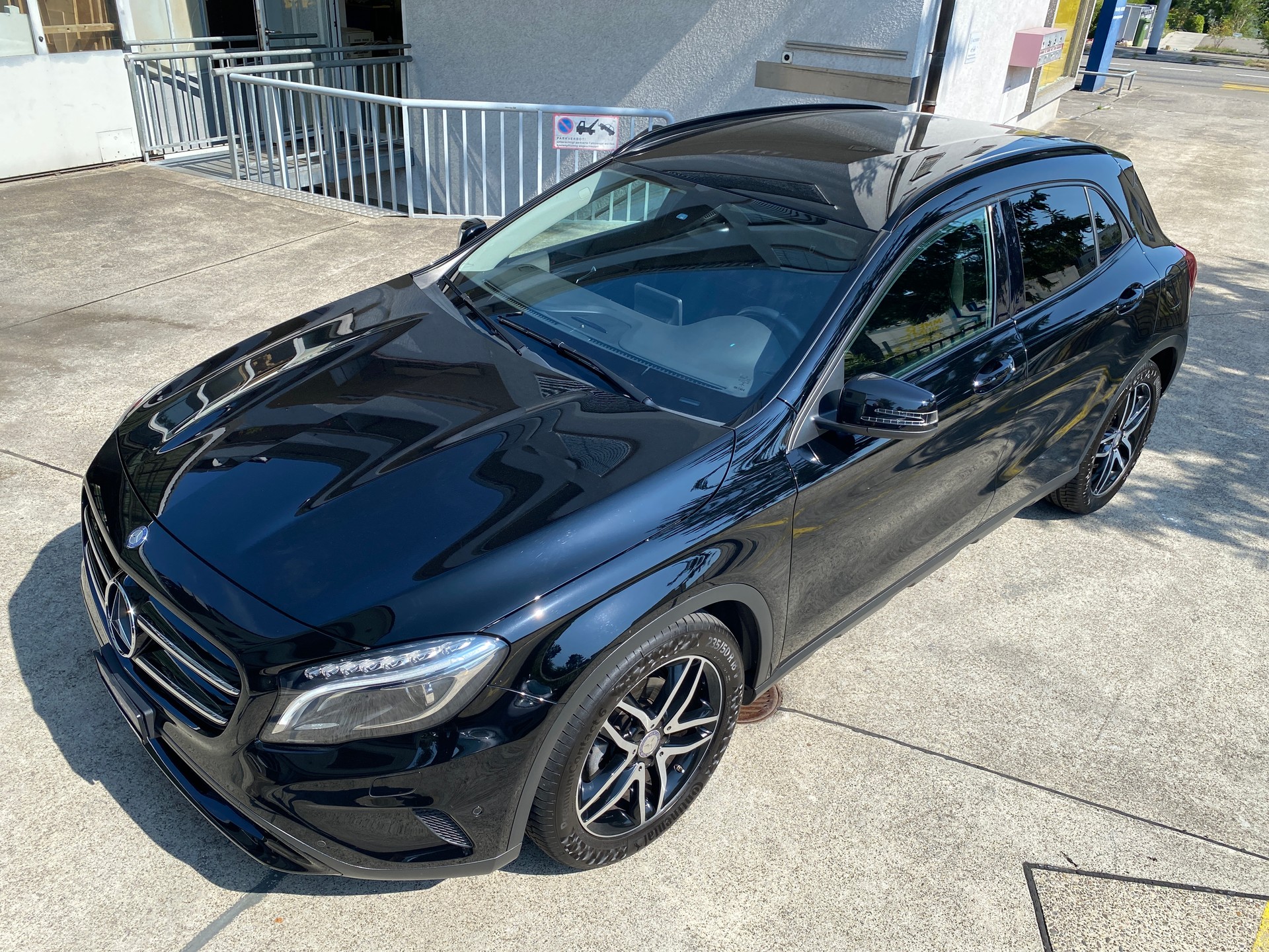 MERCEDES-BENZ GLA 200 Night Star 7G-DCT-image-4