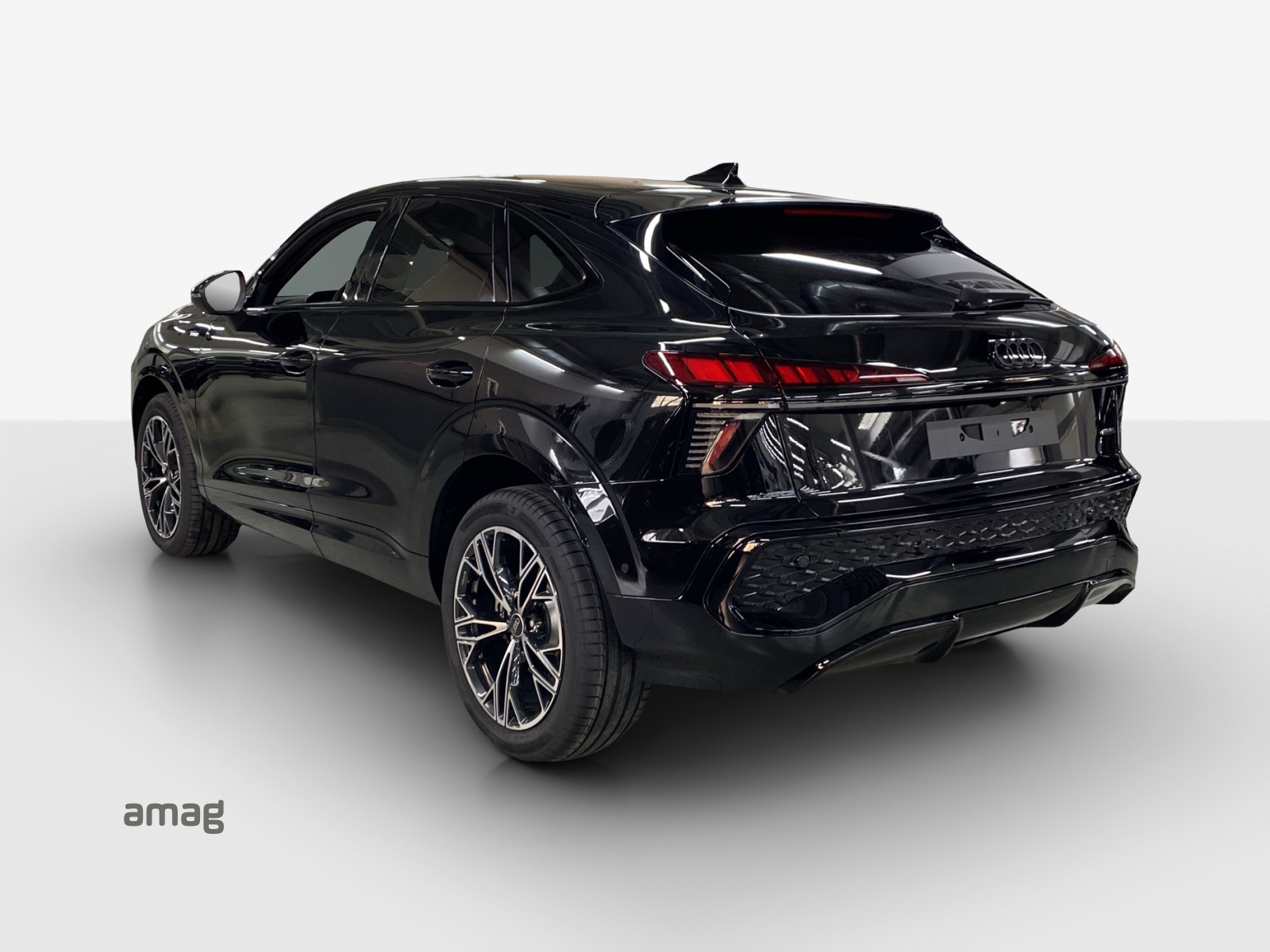 AUDI Q3 Sportback TFSI quattro 195 kW S tronic-showroom-element-2