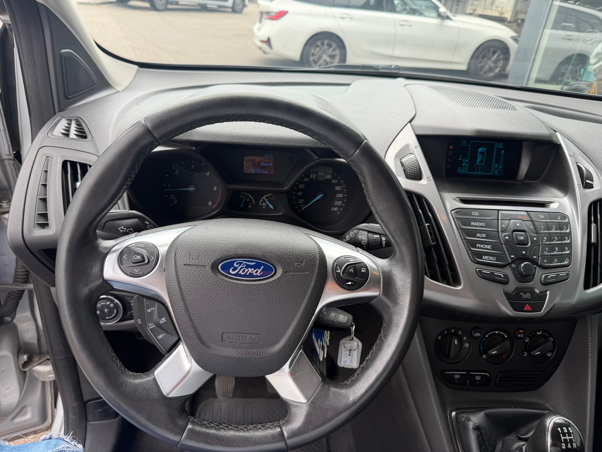 FORD Grand Tourneo Connect 1.6 TDCi Rollstuhl-Rampe Trend-image-17