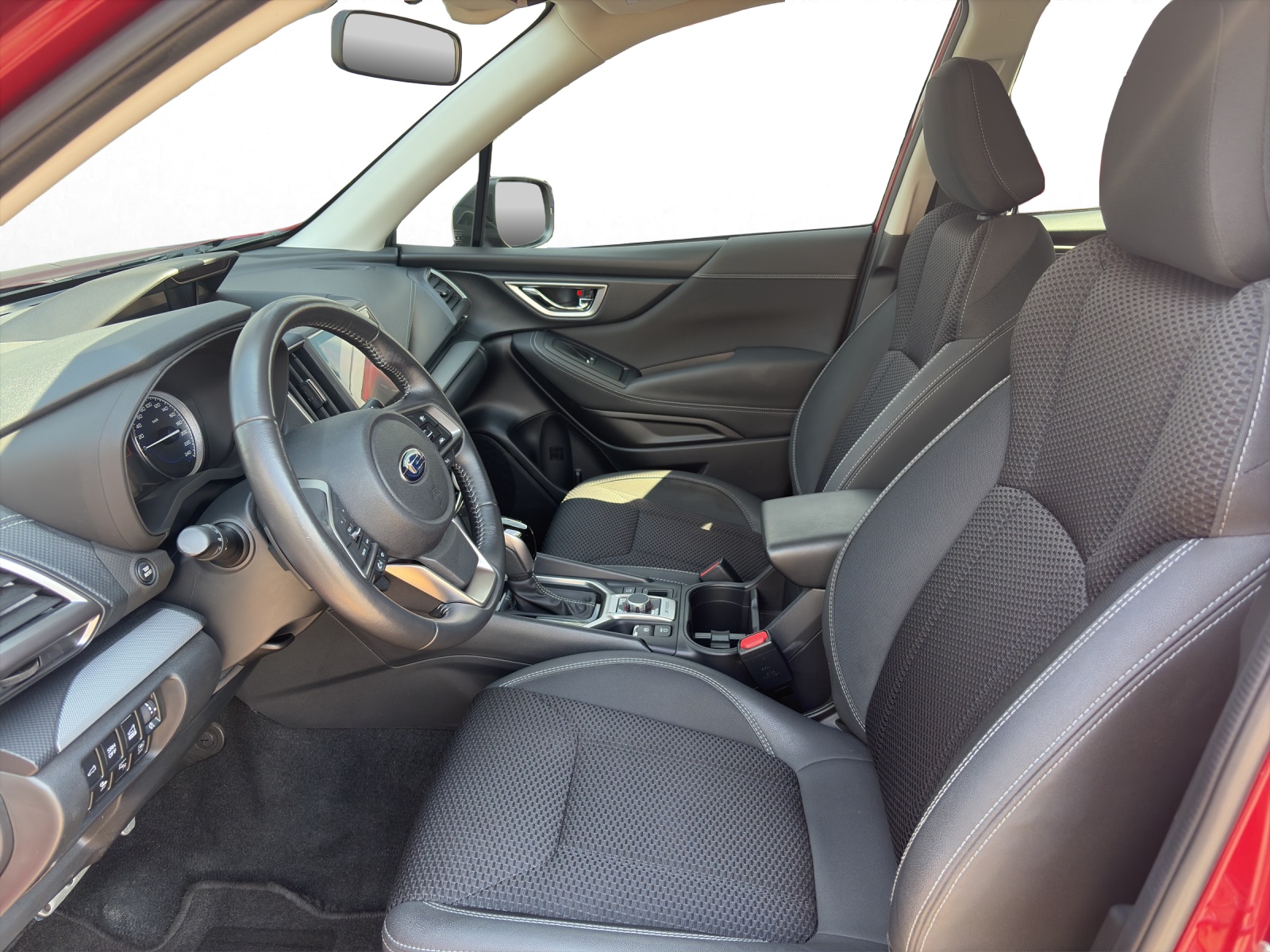 SUBARU Forester Station 2.0i e-Boxer Swiss Plus-image-9