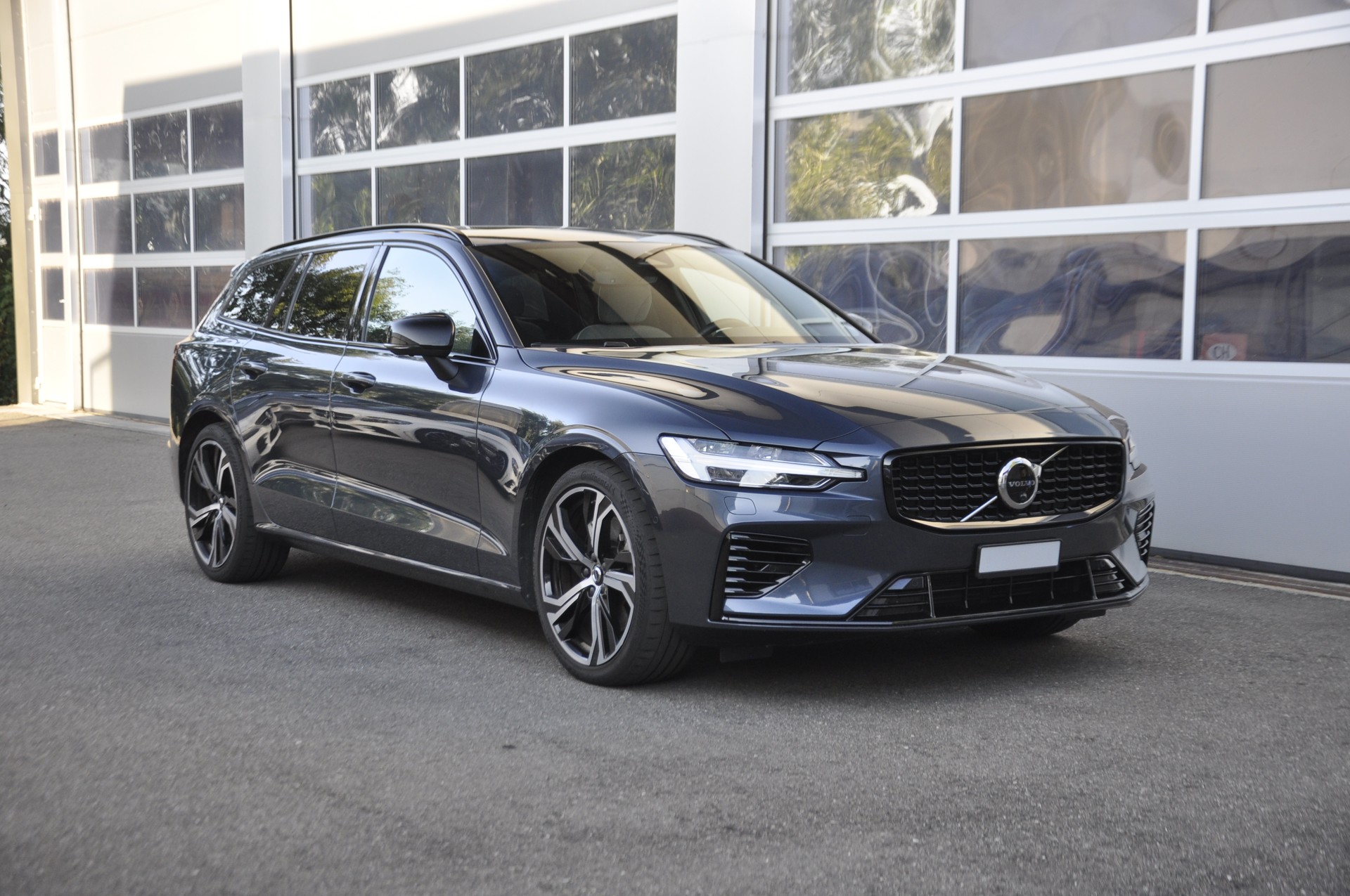 VOLVO V60 T8 eAWD Plug in Hybrid Ultimate Dark Geartronic I Anhängerkupplung