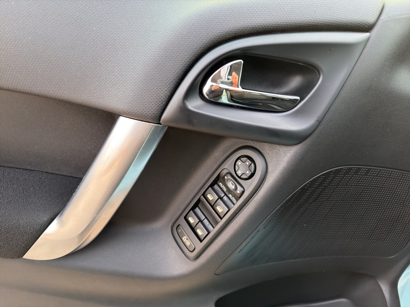 CITROEN C3 1.6 16V HDi Exclusive-image-9