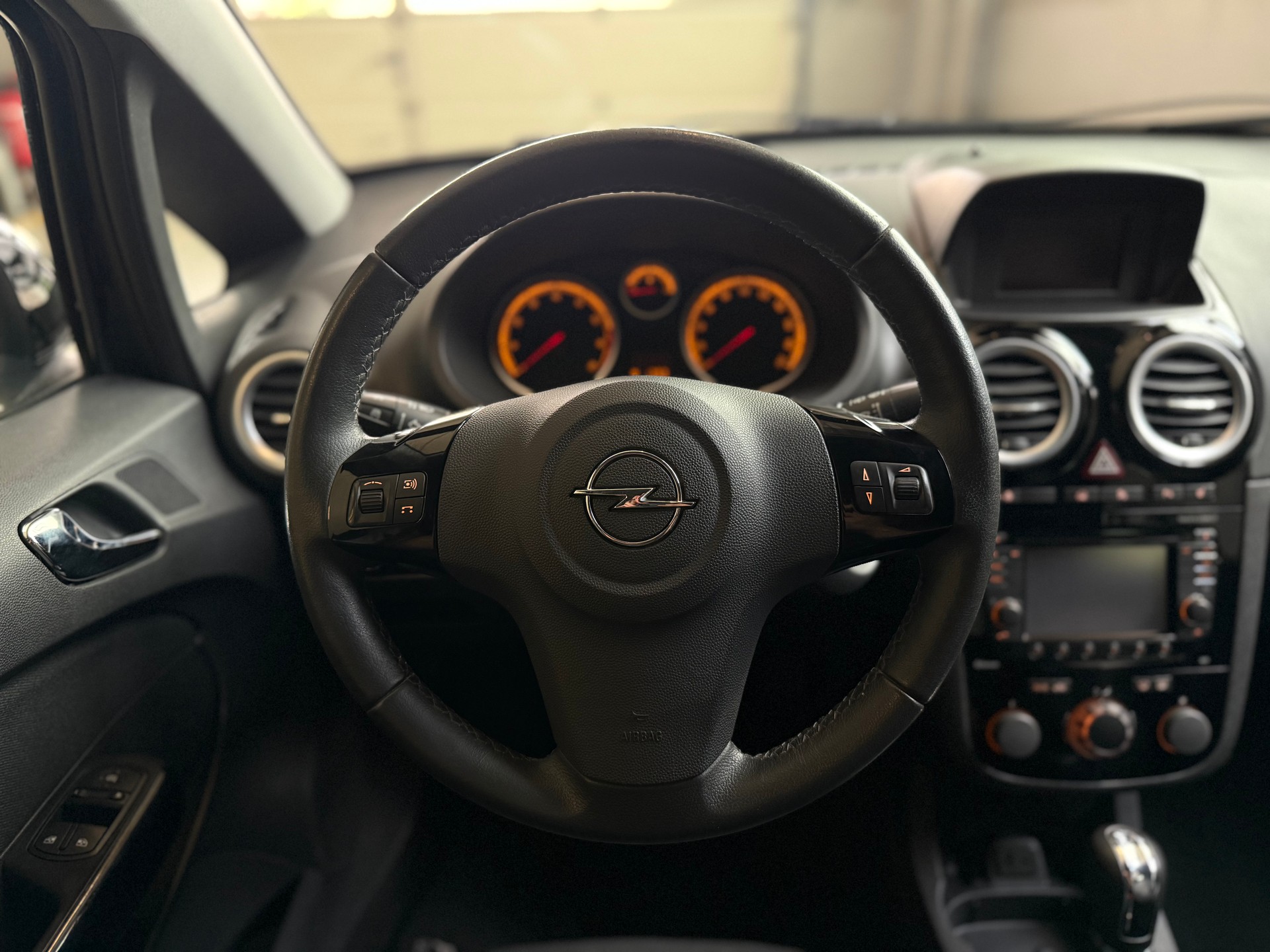 OPEL Corsa 1.4 TP Color Edition Automatic-image-13