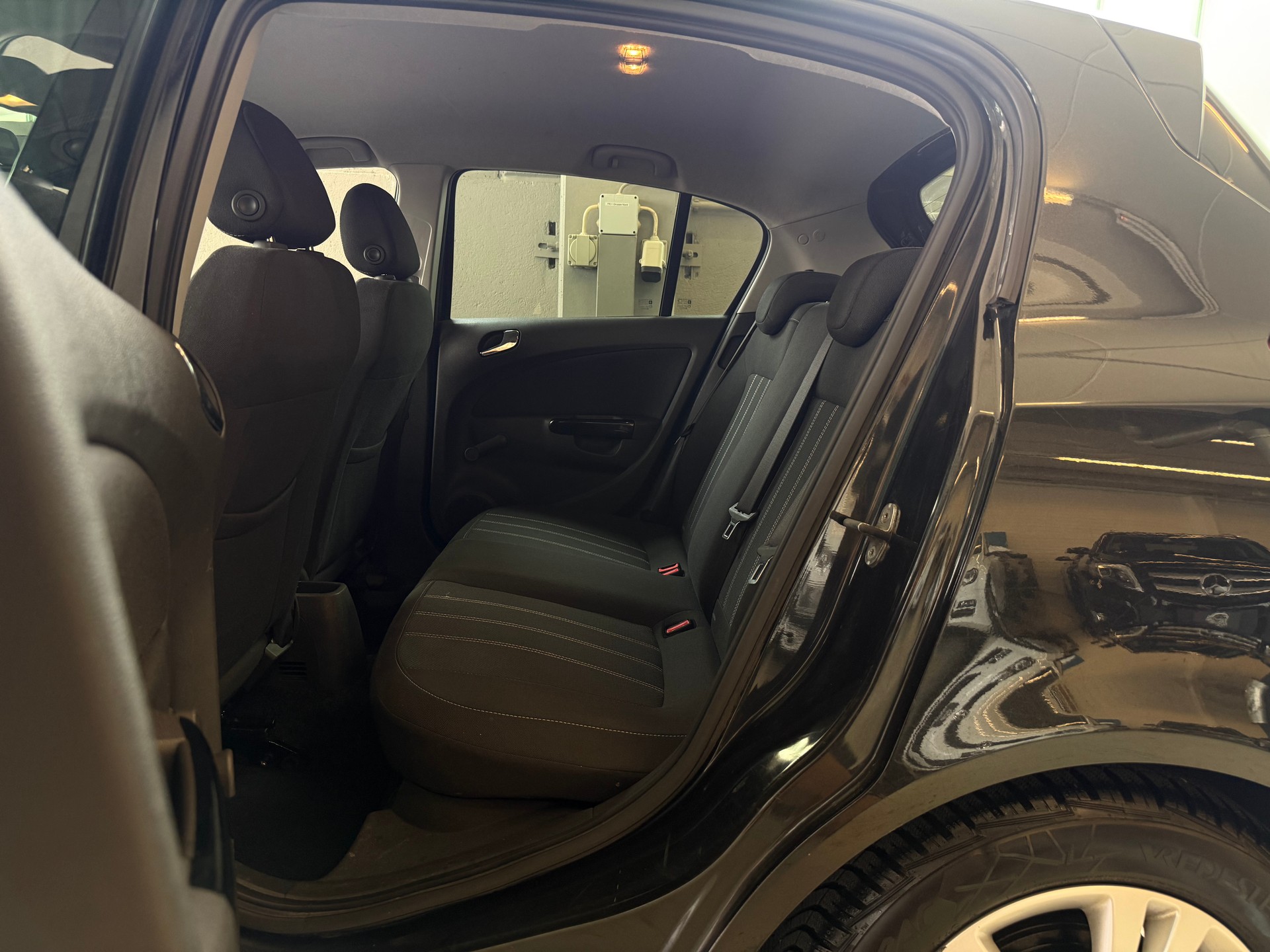 OPEL Corsa 1.4 TP Color Edition Automatic-image-10