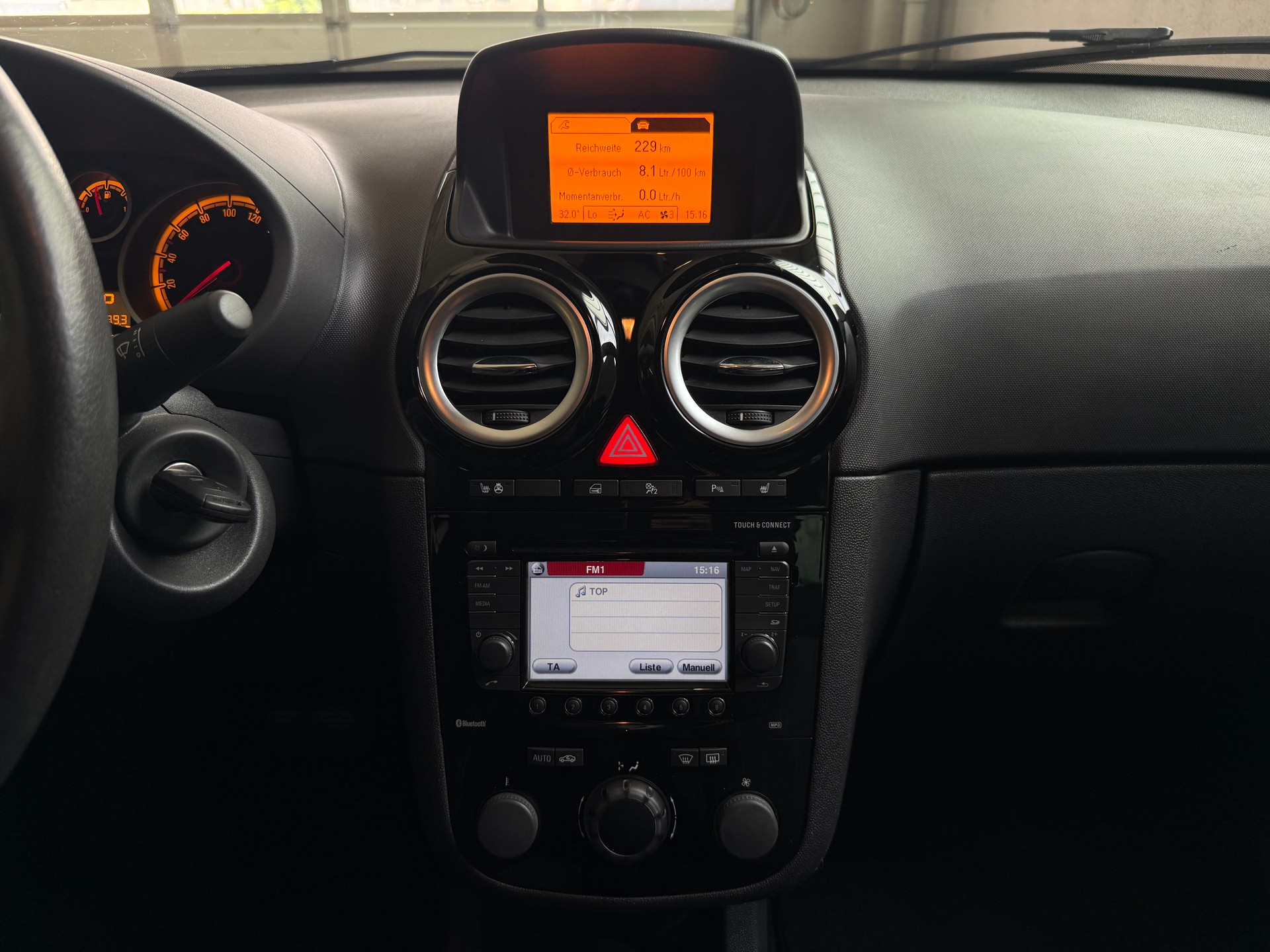 OPEL Corsa 1.4 TP Color Edition Automatic-image-14
