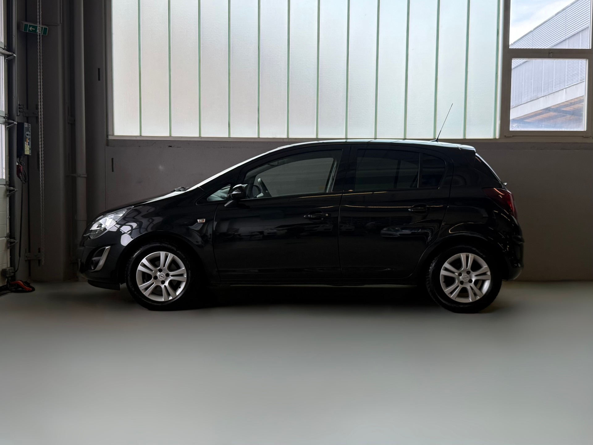 OPEL Corsa 1.4 TP Color Edition Automatic-image-4