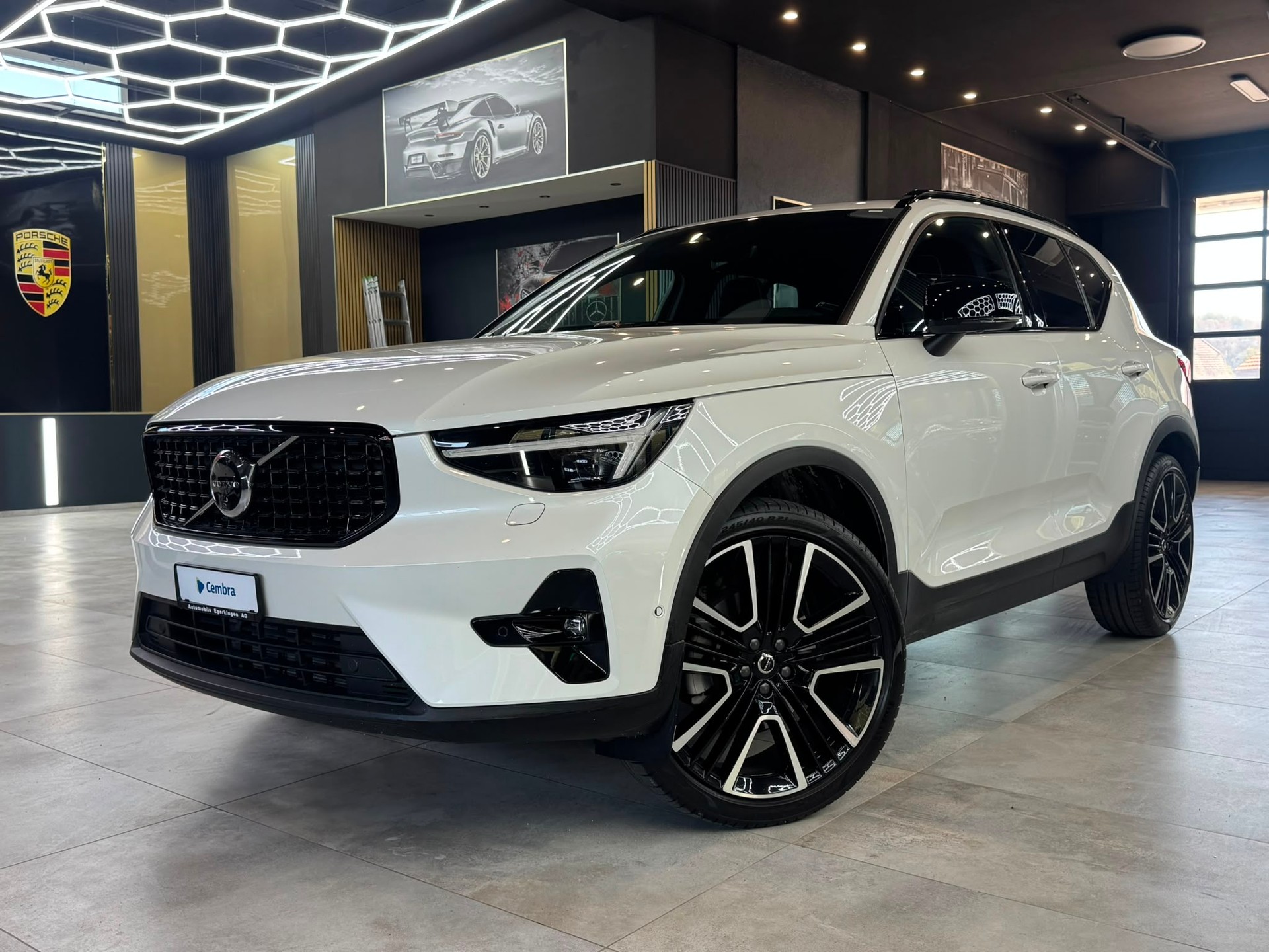 VOLVO XC40 B4 Benzin Mild Hybrid Ultra Dark DCT