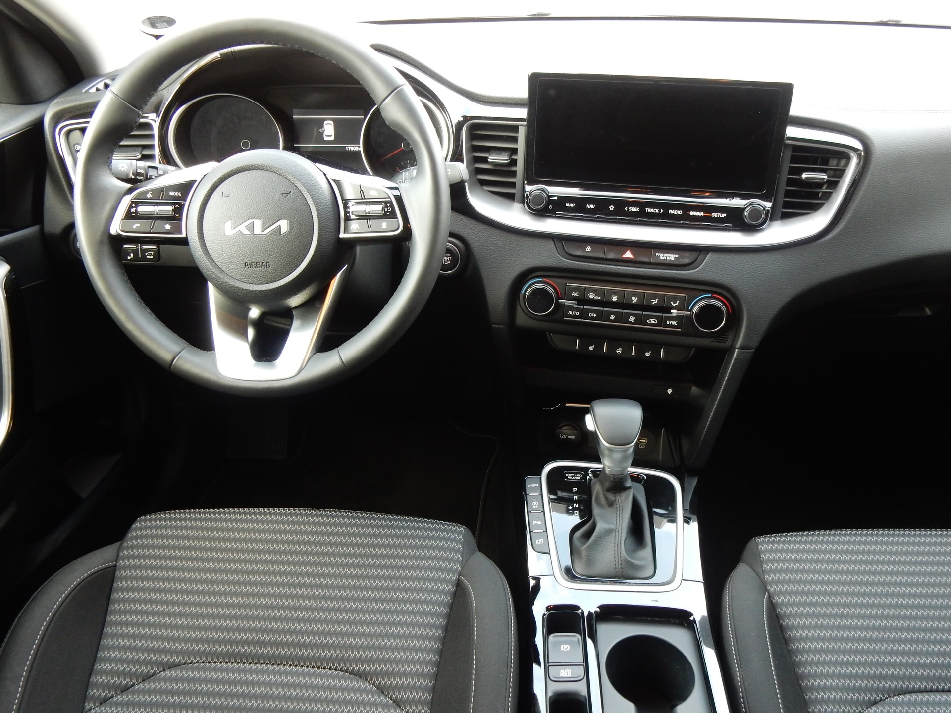 KIA Ceed Sportswagon 1.5 T-GDi DCT MHEV Spirit (Style)-image-10