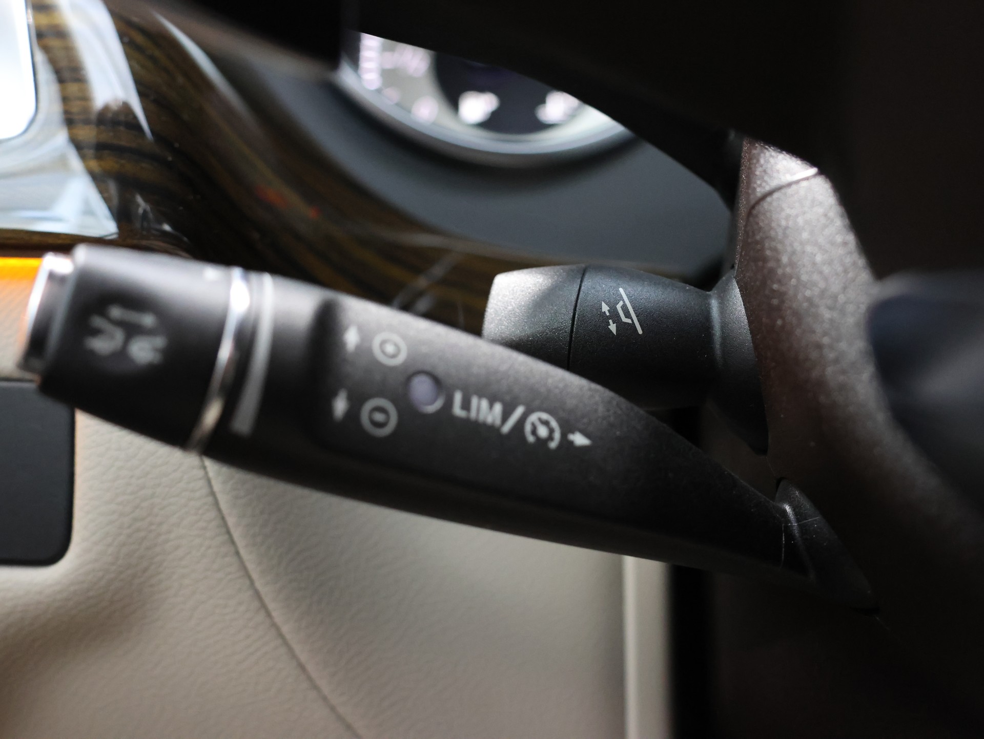 MERCEDES-BENZ CLS Shooting Brake 500 4Matic 9G-Tronic *Harman/Kardon* *Keskin Felgen* *360 Kamera*-image-22