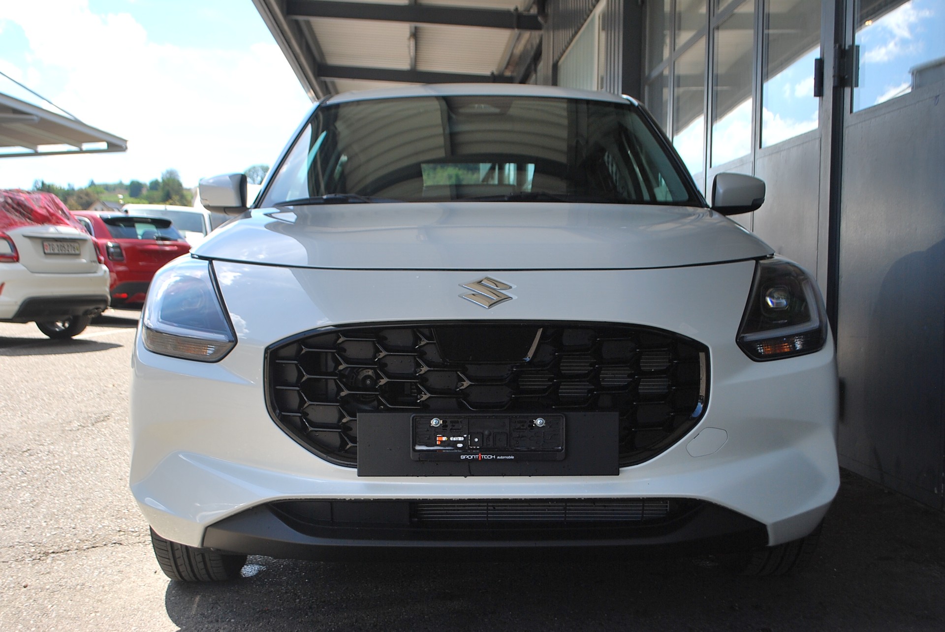 SUZUKI Swift 1.2 Sakura Top Hybrid 4x4-image-1