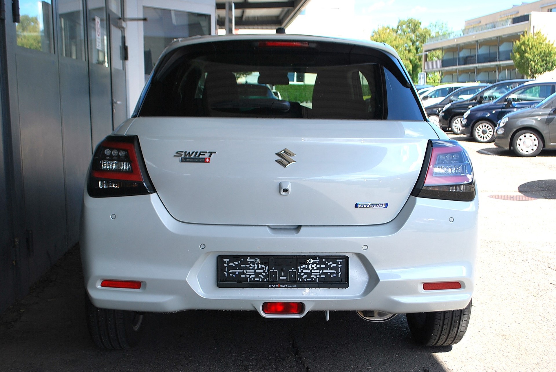 SUZUKI Swift 1.2 Sakura Top Hybrid 4x4-image-4