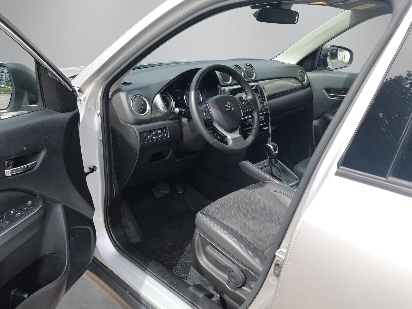 SUZUKI Vitara 1.5 Compact Top Hybrid 4x4-image-15
