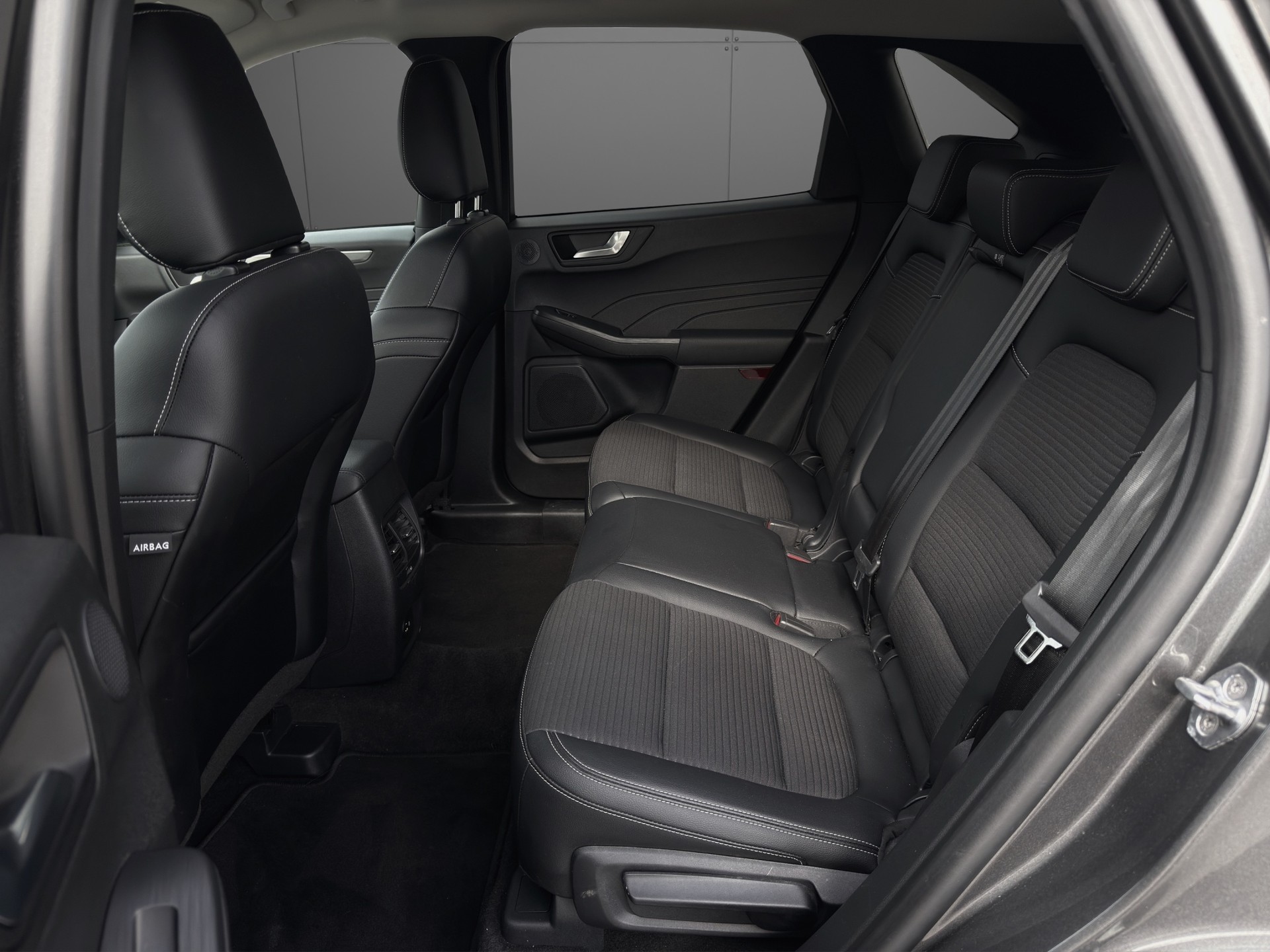 FORD Kuga 2.5 FHEV Titanium X 4WD-image-7