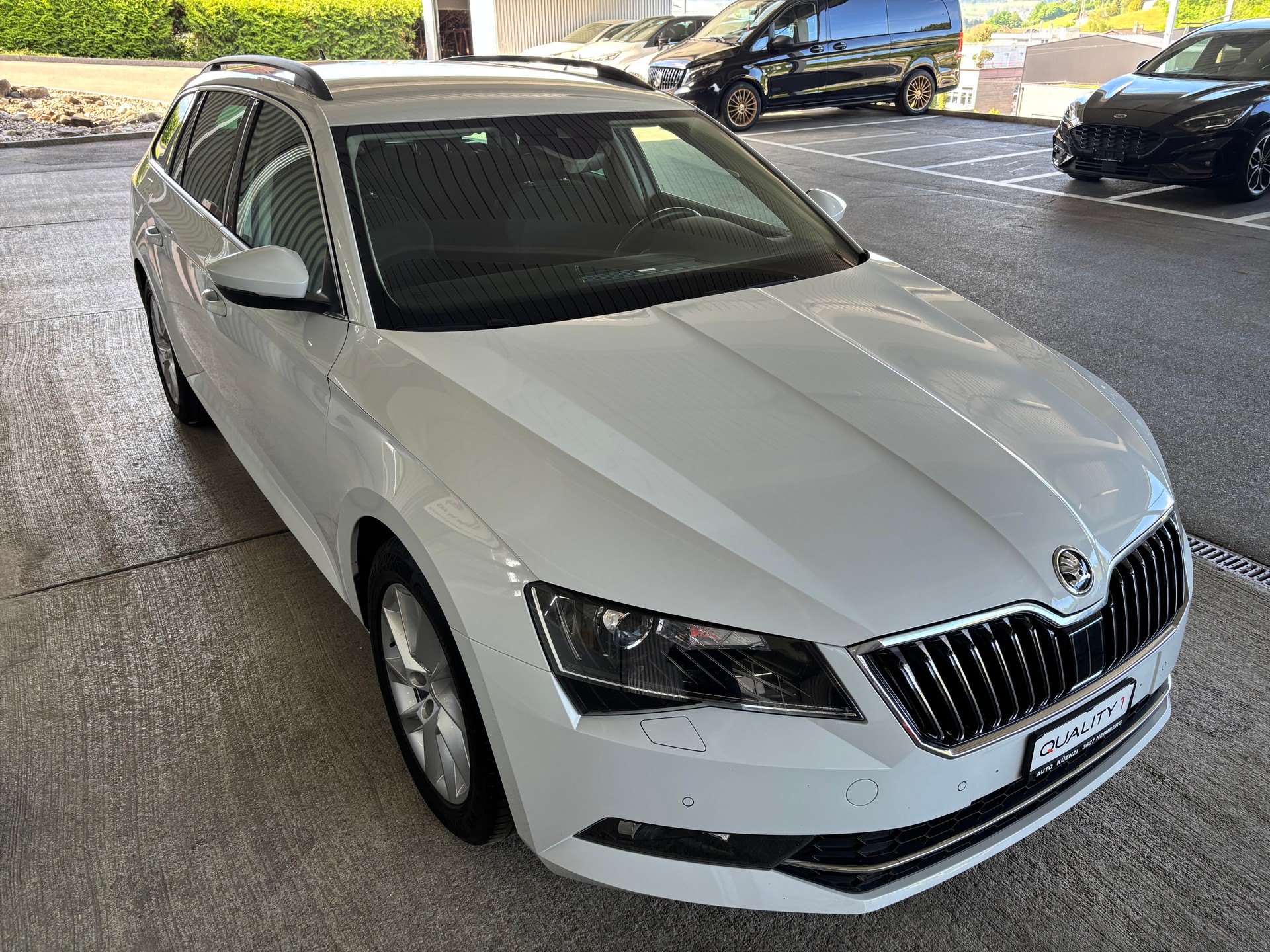 SKODA Superb Combi 2.0 TDi SportLine+ DSG-showroom-element-1