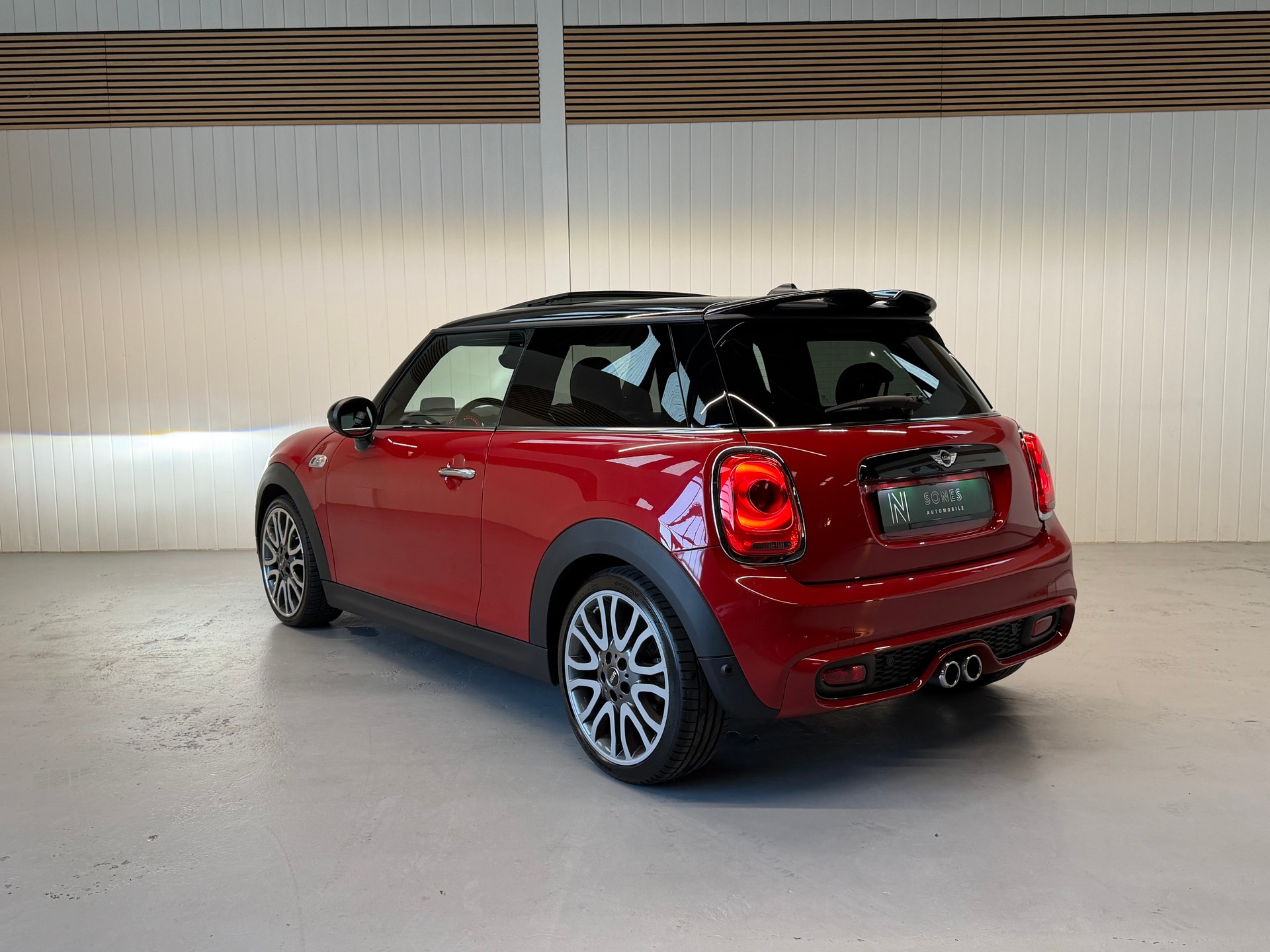 MINI Cooper S Steptronic / frisch am MFK & Service-showroom-element-2