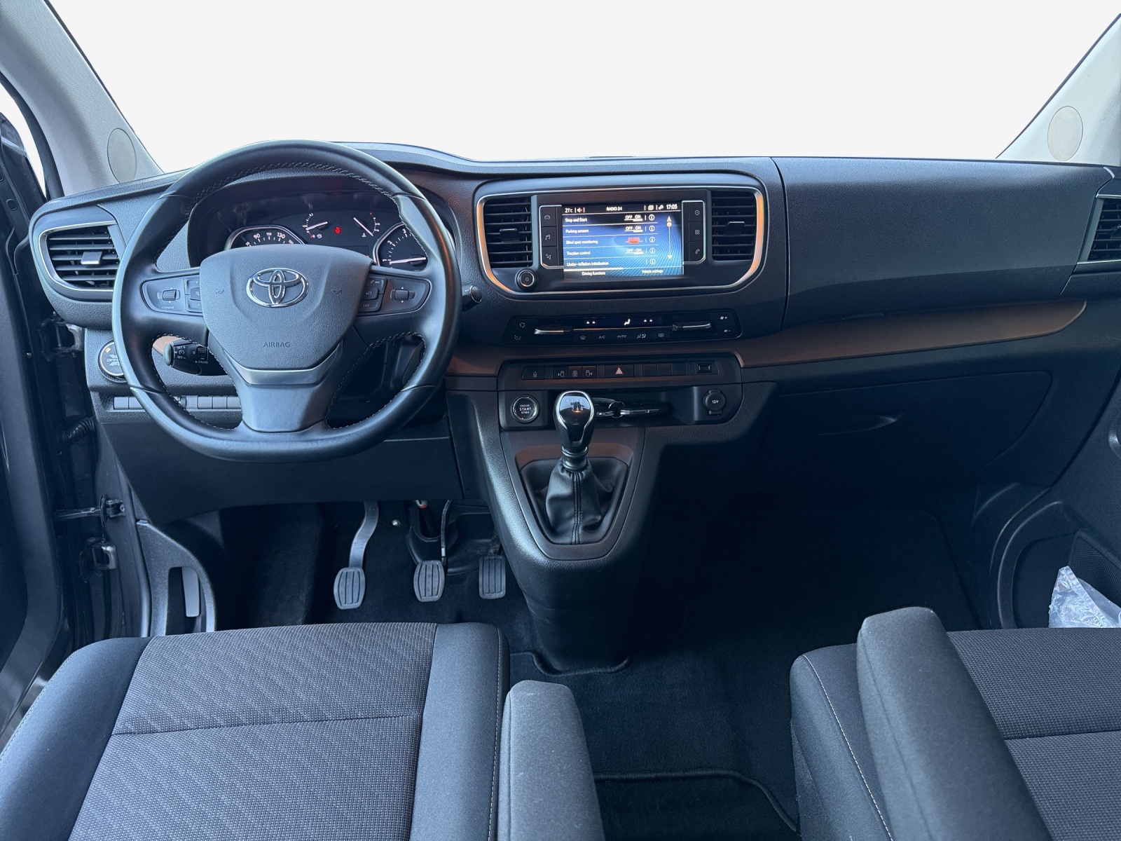 TOYOTA Proace Verso 2.0 D-4D Trend Medium 4x4-image-8
