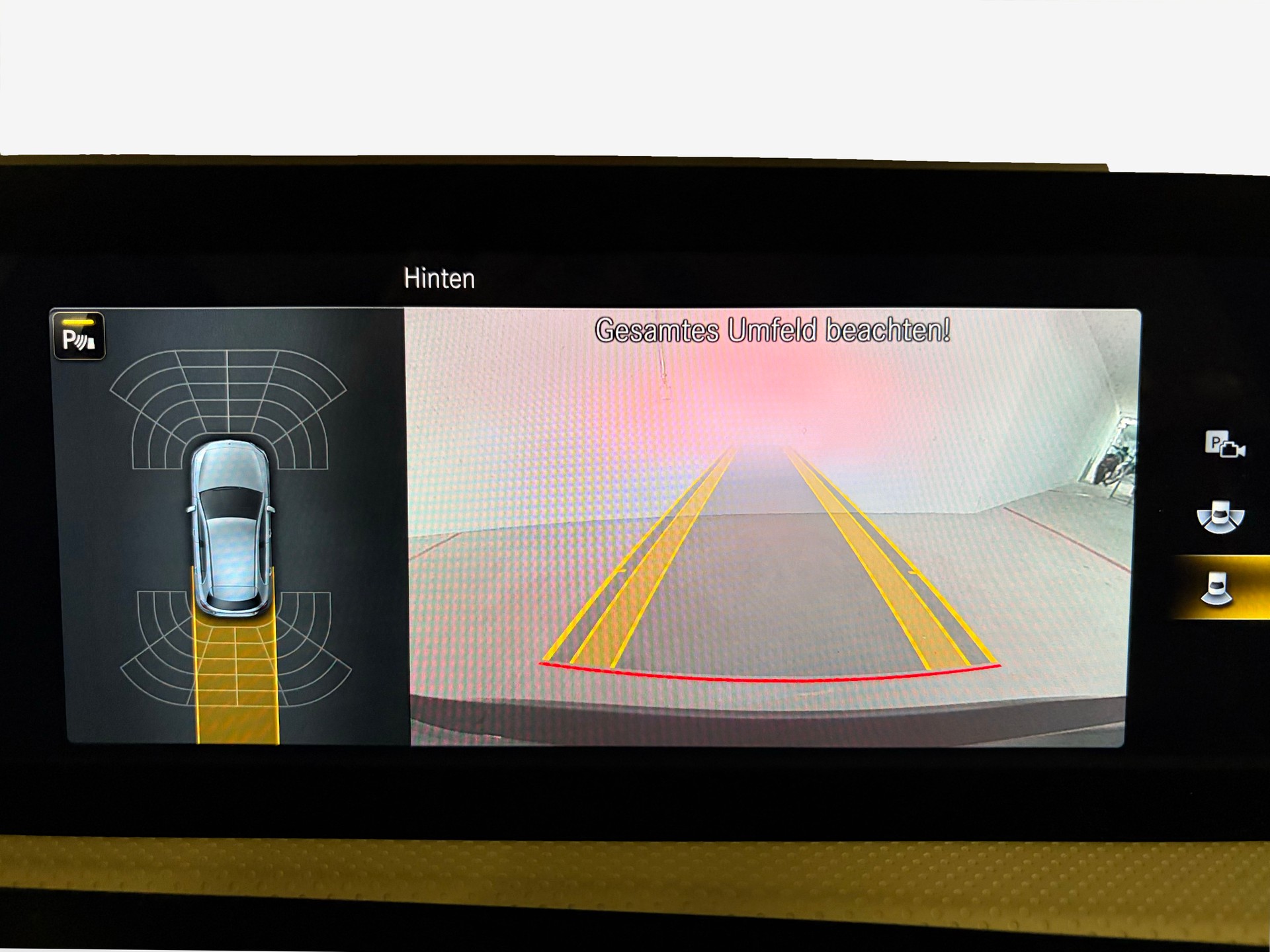 MERCEDES-BENZ A 200 Progressive 7G-DCT-image-14