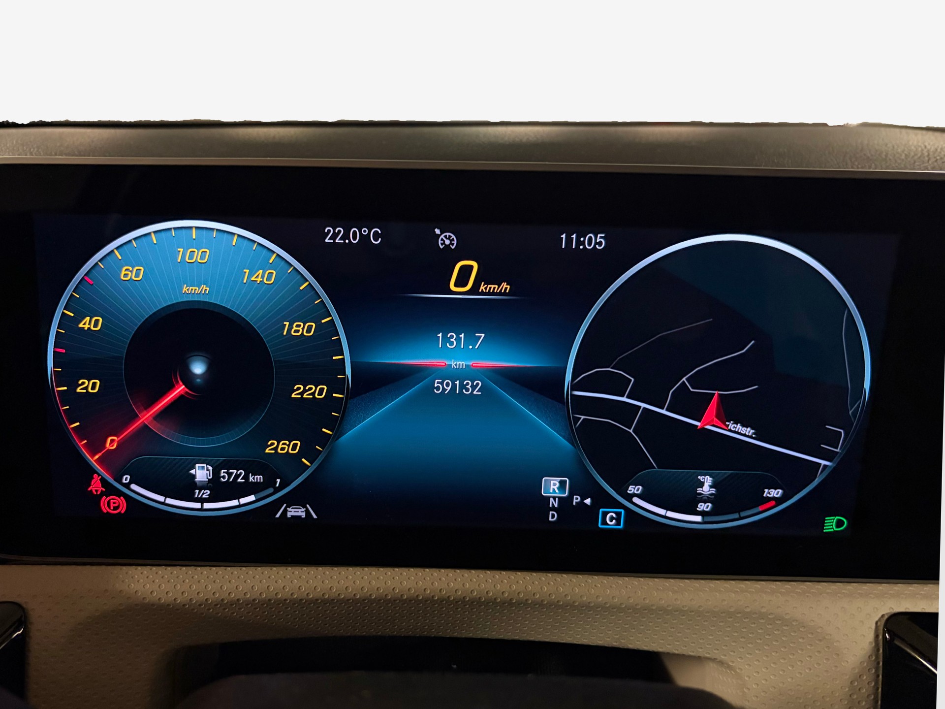 MERCEDES-BENZ A 200 Progressive 7G-DCT-image-15
