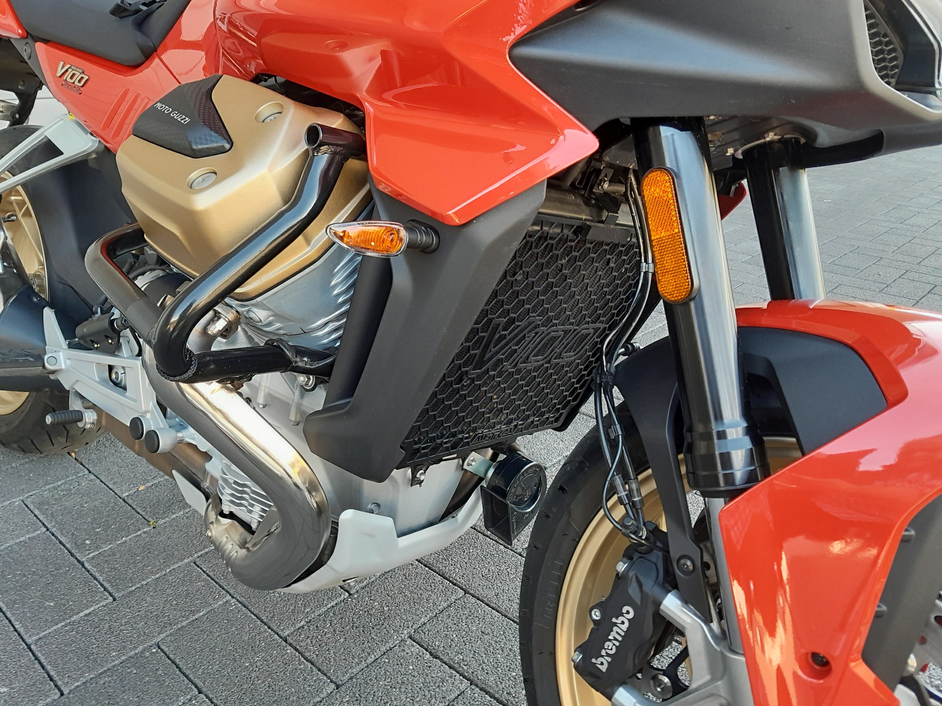 MOTO GUZZI V100 Mandello-image-7
