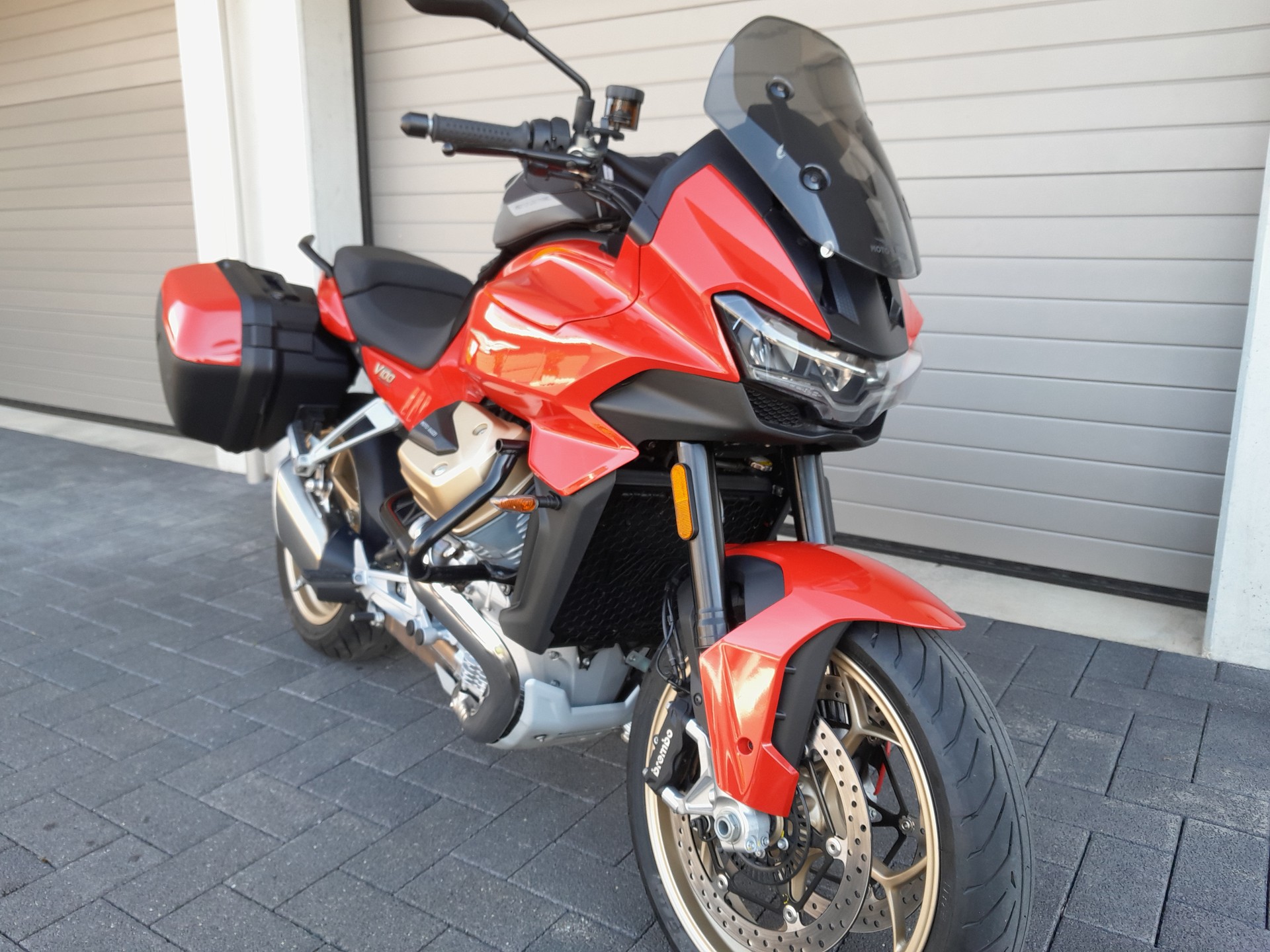 MOTO GUZZI V100 Mandello-image-0