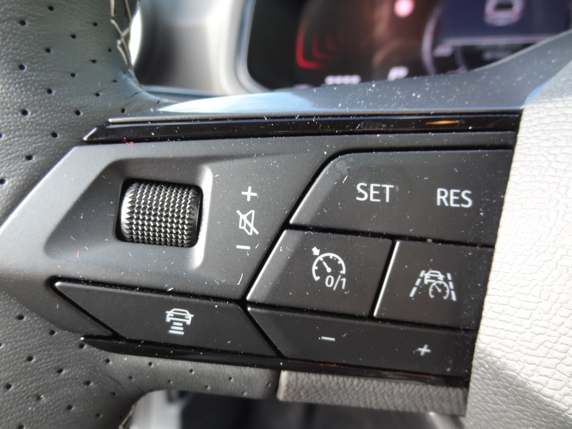SEAT Ibiza 1.0 EcoTSI FR DSG-image-9