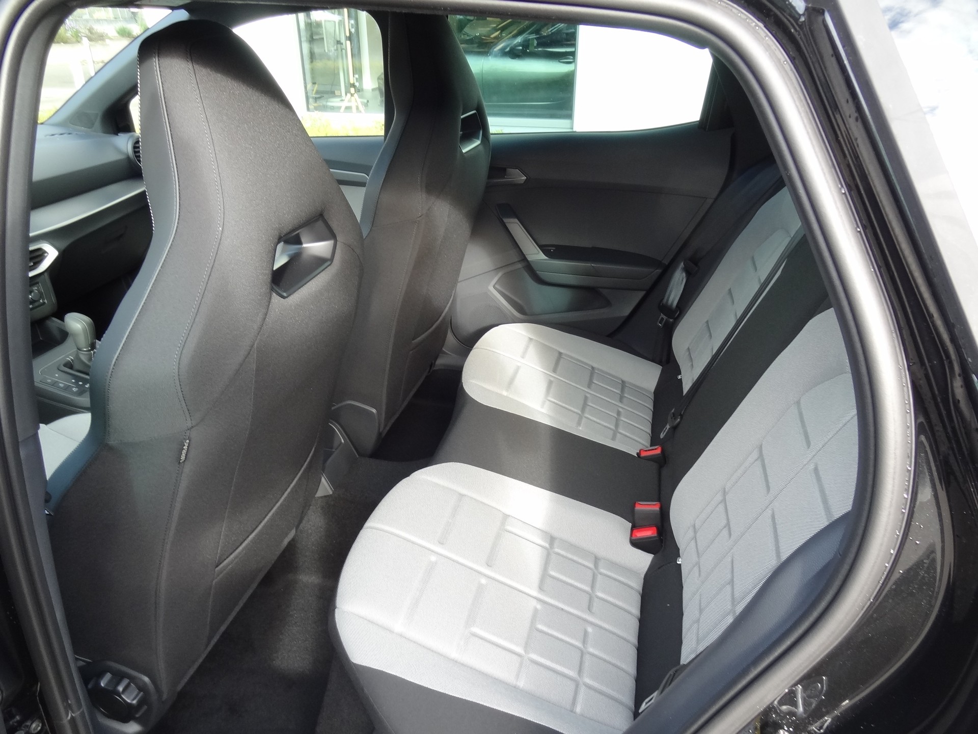 SEAT Ibiza 1.0 EcoTSI FR DSG-image-16