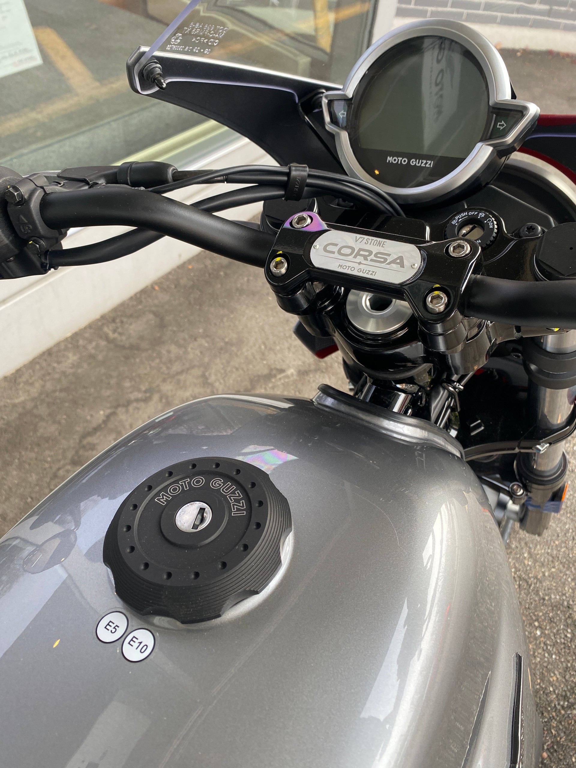 MOTO GUZZI V7/850 Stone Corsa-image-3